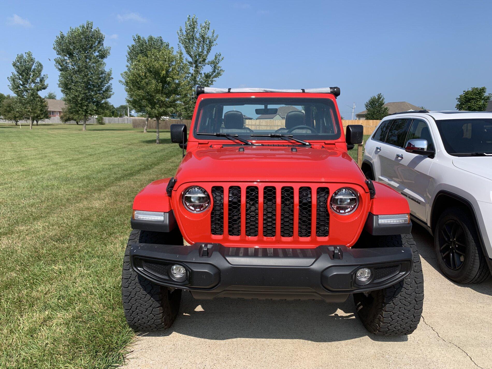 Jeep Gladiator Suntop Soft Top 4143441E-6A7F-446A-A3A1-DF0473378AEF