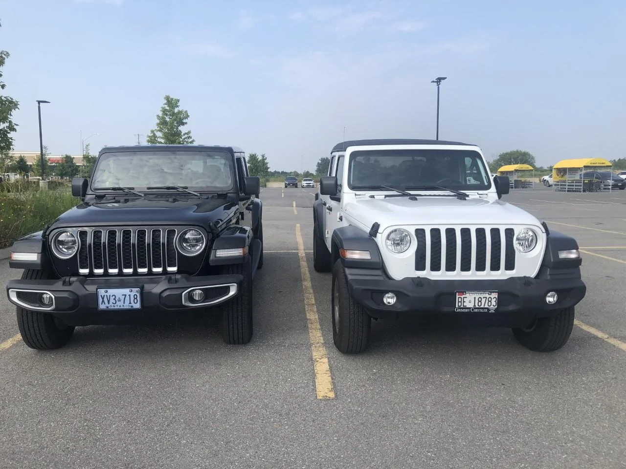 Jeep Gladiator Jeeps Parking Next To Jeeps ebonyandivory