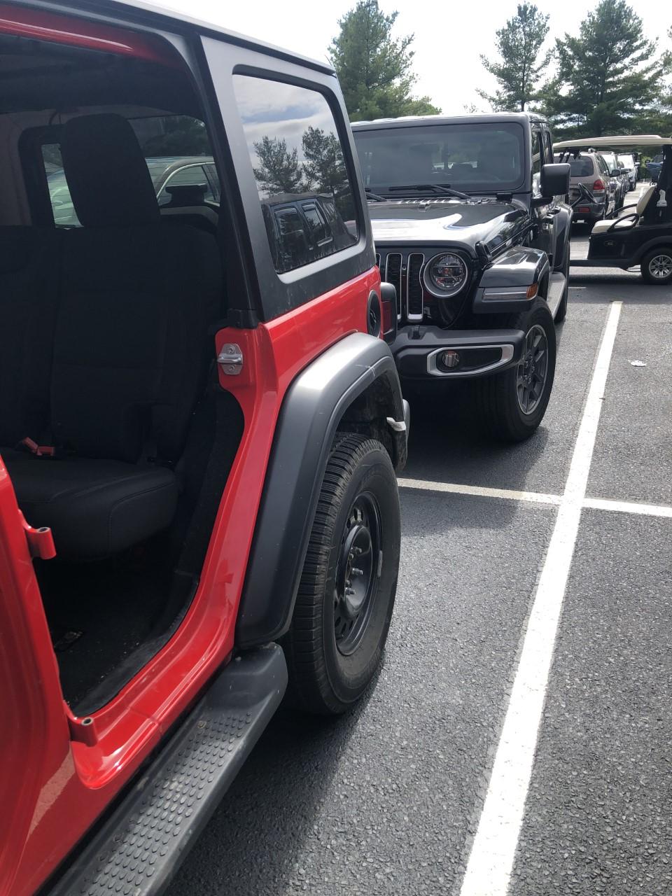 Jeep Gladiator Jeeps Parking Next To Jeeps playingshy