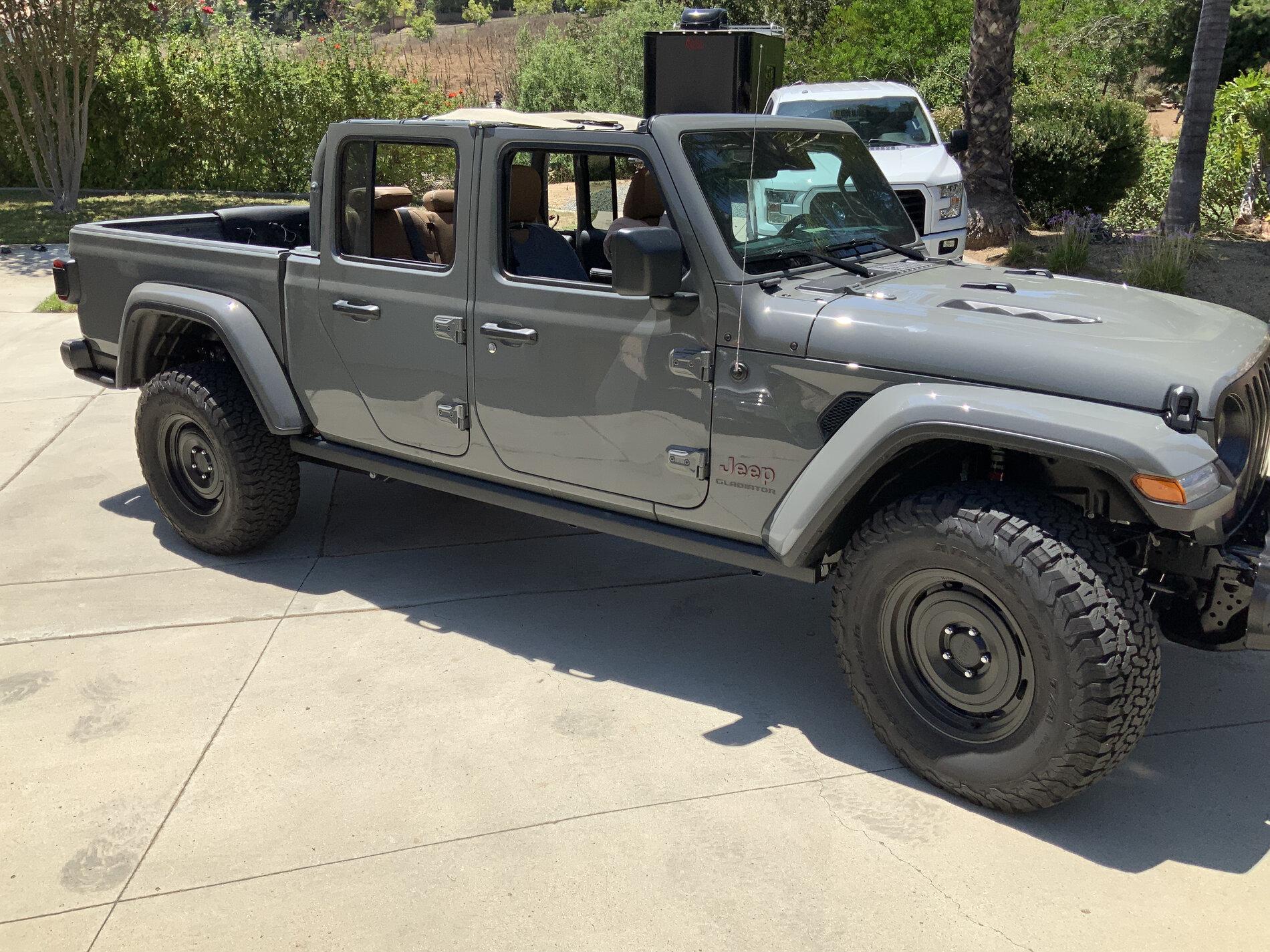 Jeep Gladiator A2JTRDII+BASE Camp 2E621DCE-6358-483F-BBB3-AFFC07F48996