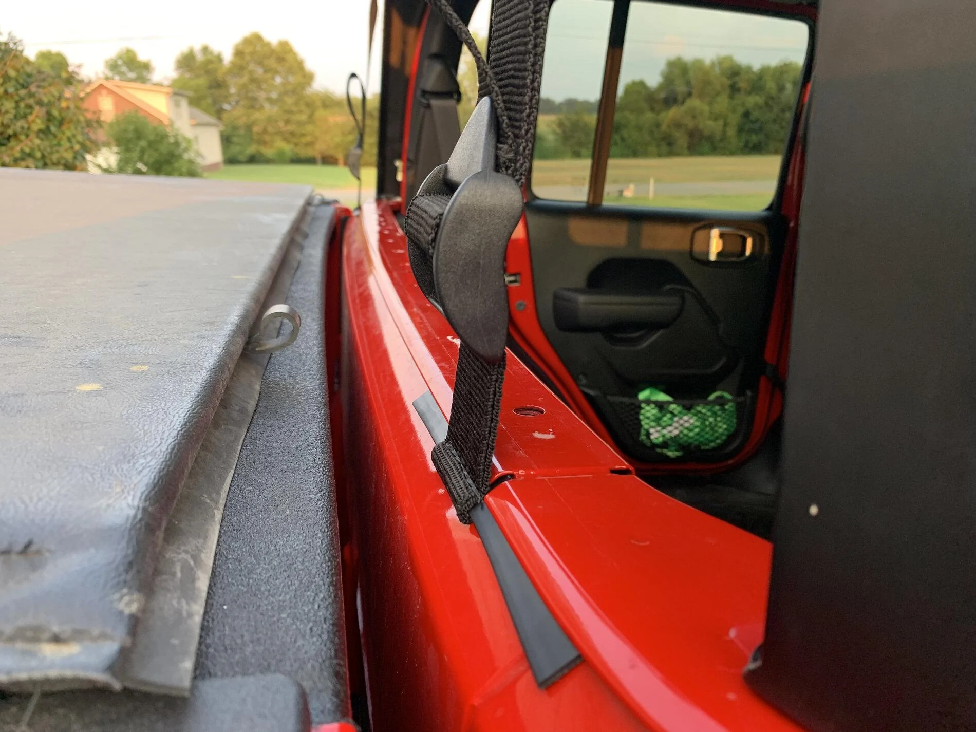Jeep Gladiator Suntop Soft Top 8599422A-C5BB-490A-ABA0-30C155DF5182