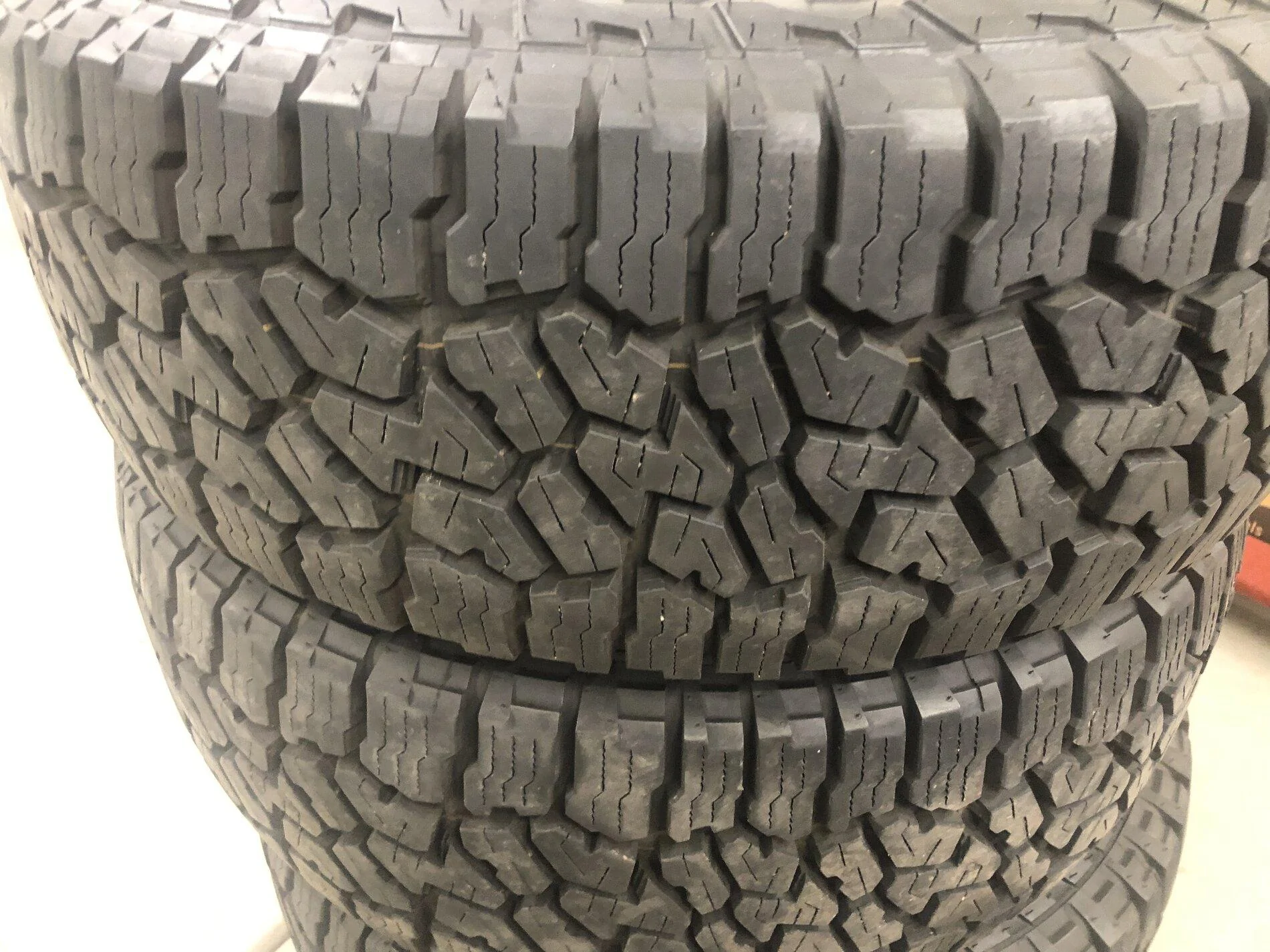 Jeep Gladiator Mojave wheels and tires E9CF5F9F-40FE-4389-B1CA-03F84EC486F8