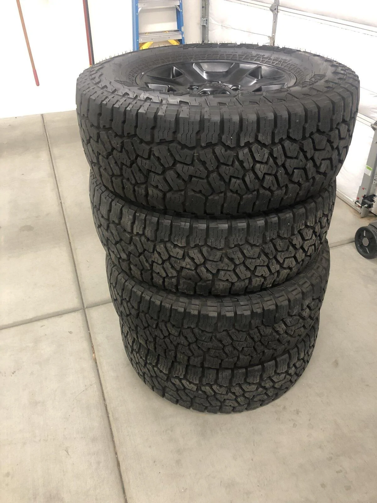 Jeep Gladiator Mojave wheels and tires C3BD42A8-052A-4D41-B153-5BEE40BBD91F
