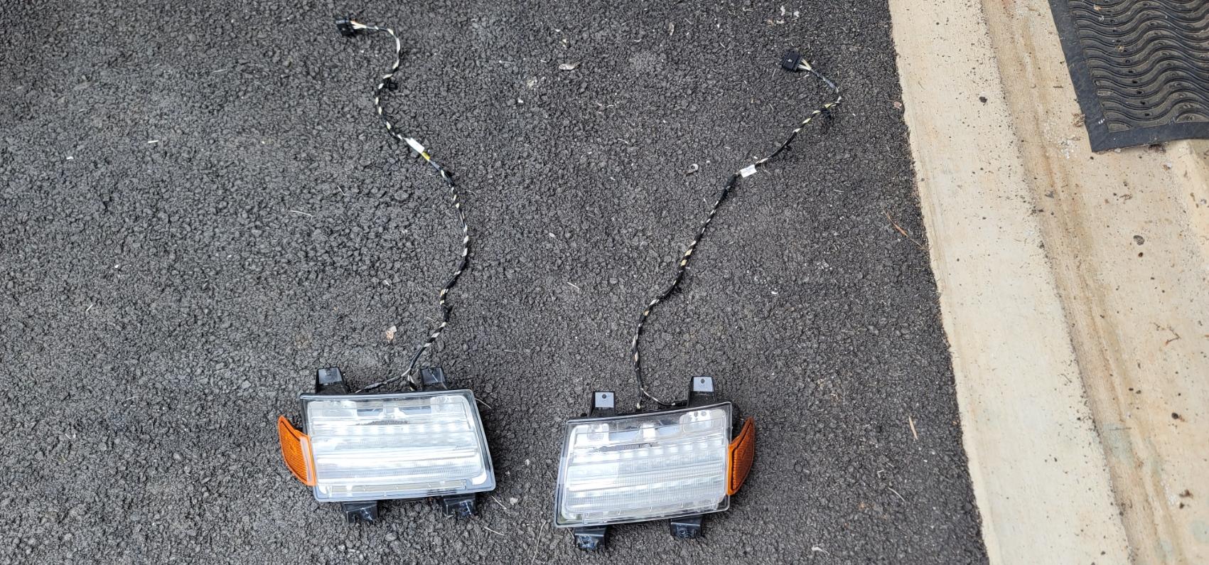 Jeep Gladiator WTB : Mopar LED DRL / Signals 20210808_124502