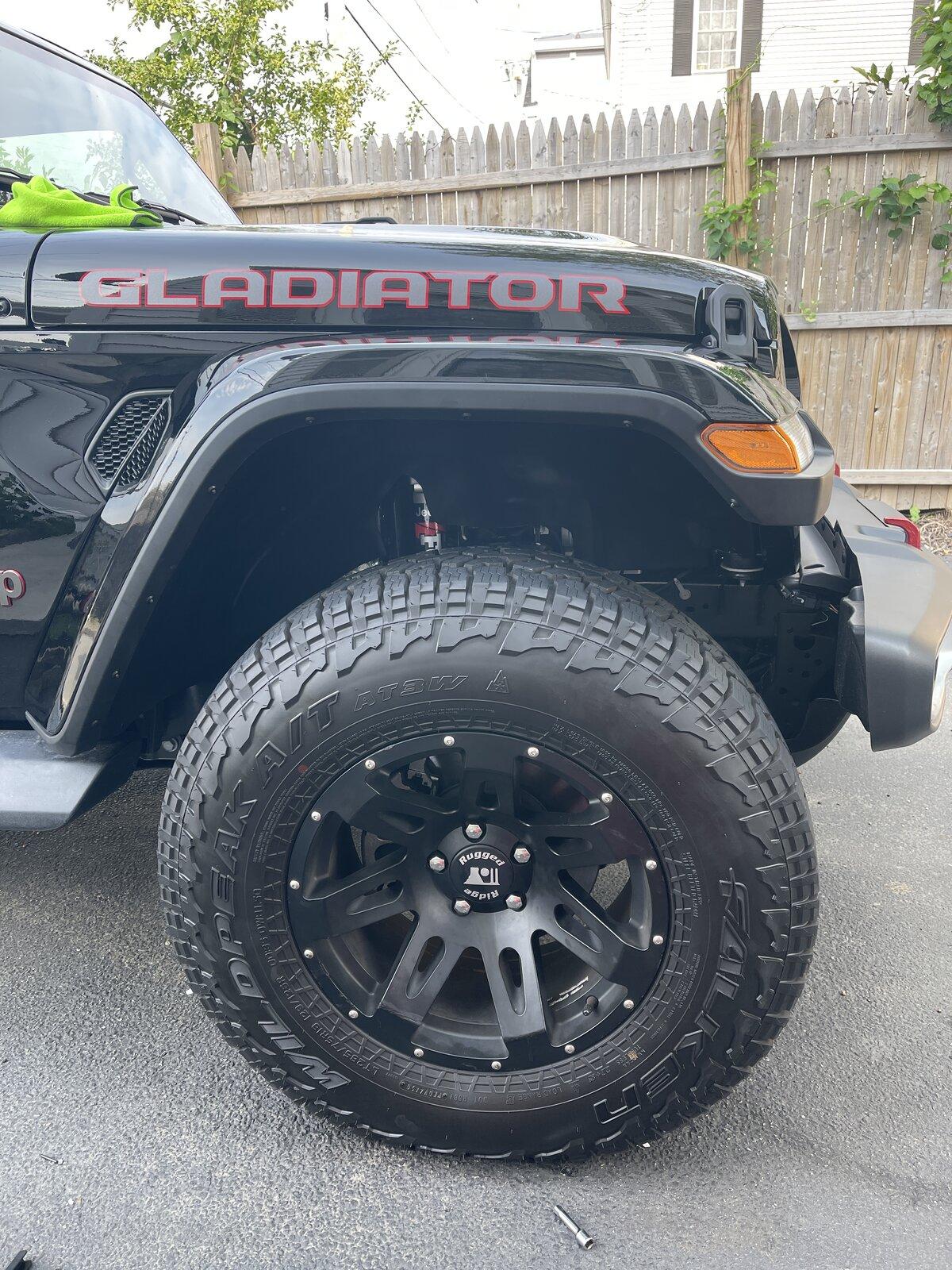 Jeep Gladiator Adding rubicon front fender flares to sport max tow 35116521-6327-41BC-946F-26AA3D2E90BB