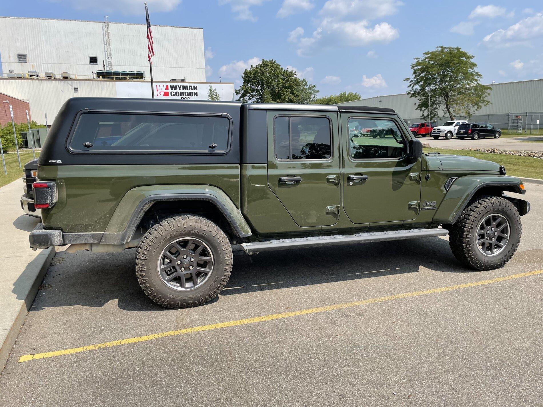 Jeep Gladiator SARGE GREEN Gladiator club 008324BA-88C7-4CF8-84D0-C4FD06E8398A
