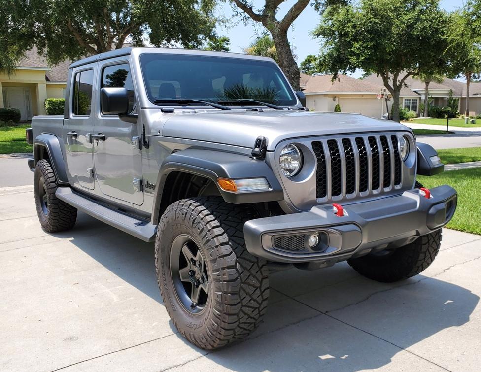 Jeep Gladiator FS:  2020 Silver Gladiator Sport S with 6MT, hardtop and mods Jeep_1