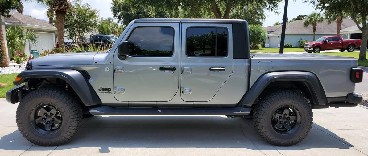 Jeep Gladiator FS:  2020 Silver Gladiator Sport S with 6MT, hardtop and mods Jeep_4