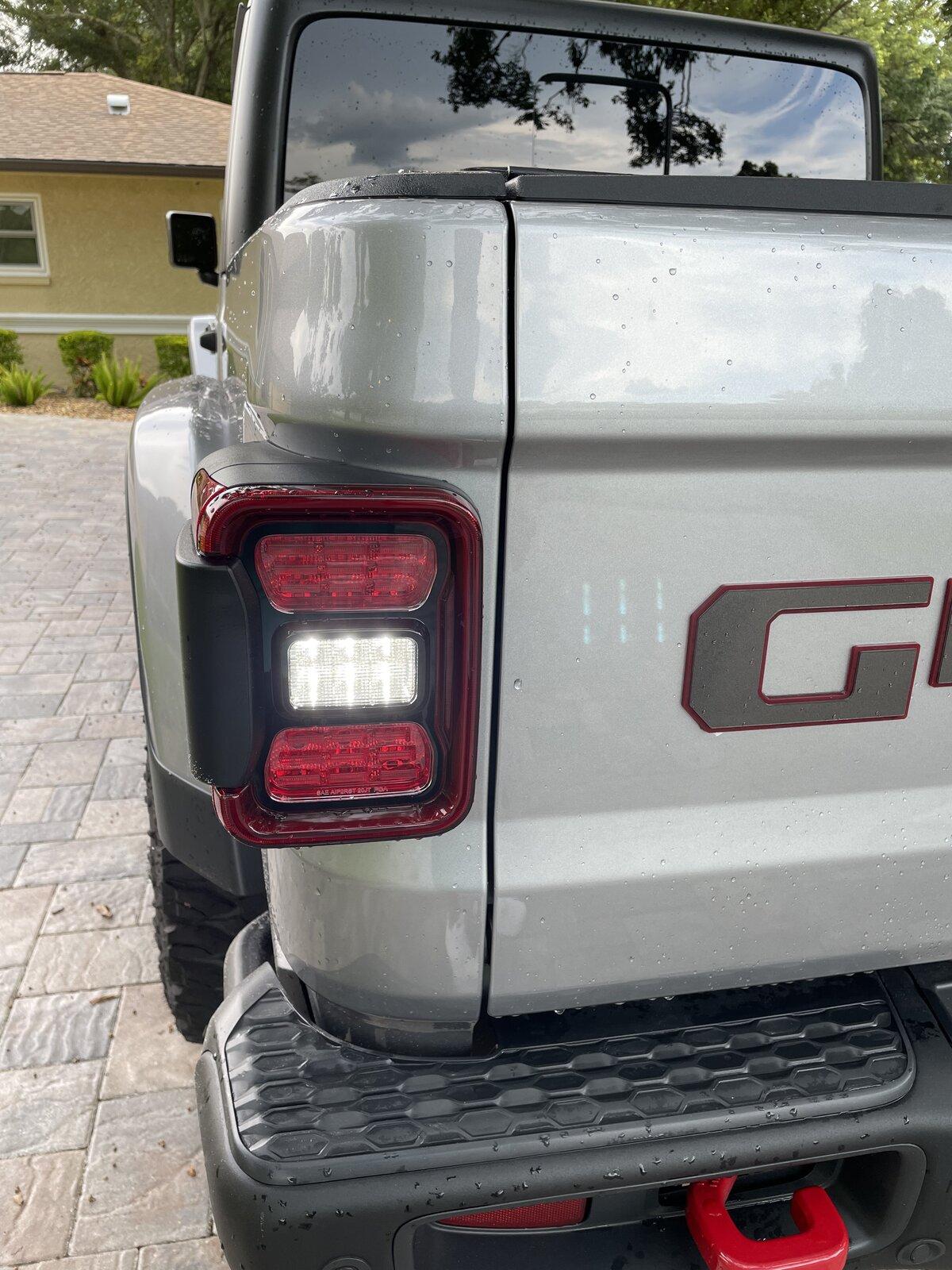 Jeep Gladiator Back up lights / Tazer mini? 18015471-DDD0-49DE-B332-B86B2F5C180C