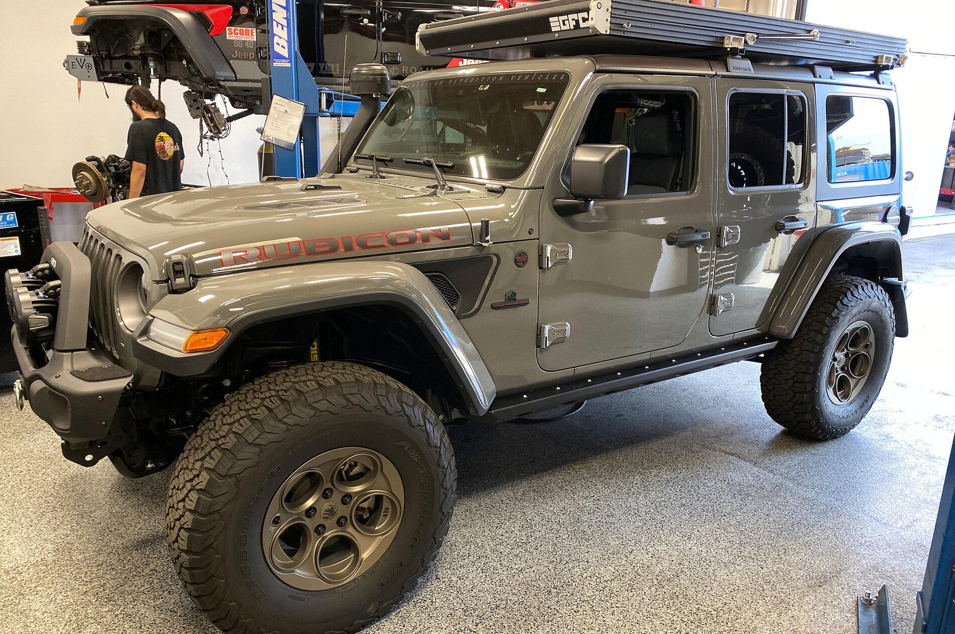 Jeep Gladiator Evo Rock Sliders Jeep-Wrangler-JL-Rock-Sliders-12