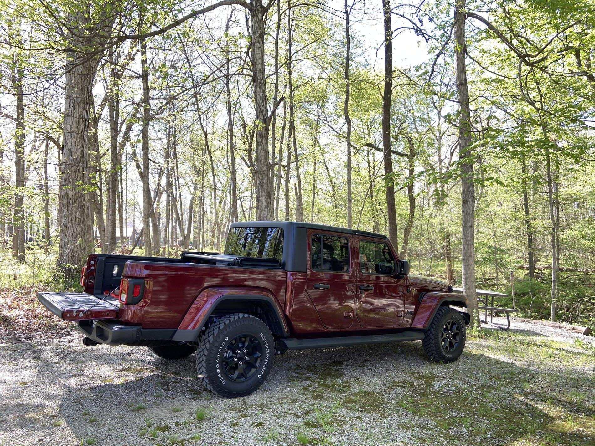 Jeep Gladiator Gladiator Glamour Shots AA0868A7-EA03-4CDC-BBE7-ADAC3DDE8059