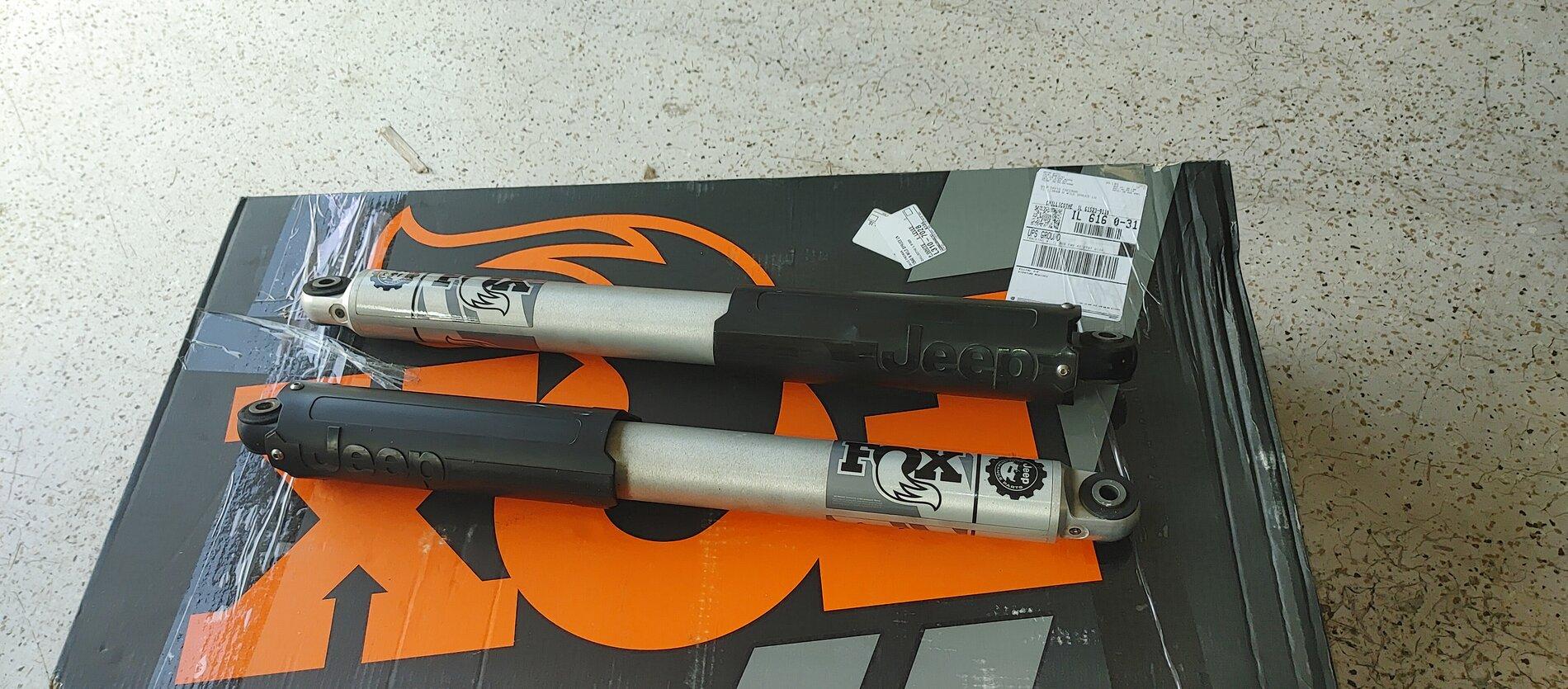 Jeep Gladiator Mopar Lift 2.0 Shocks 0809211839