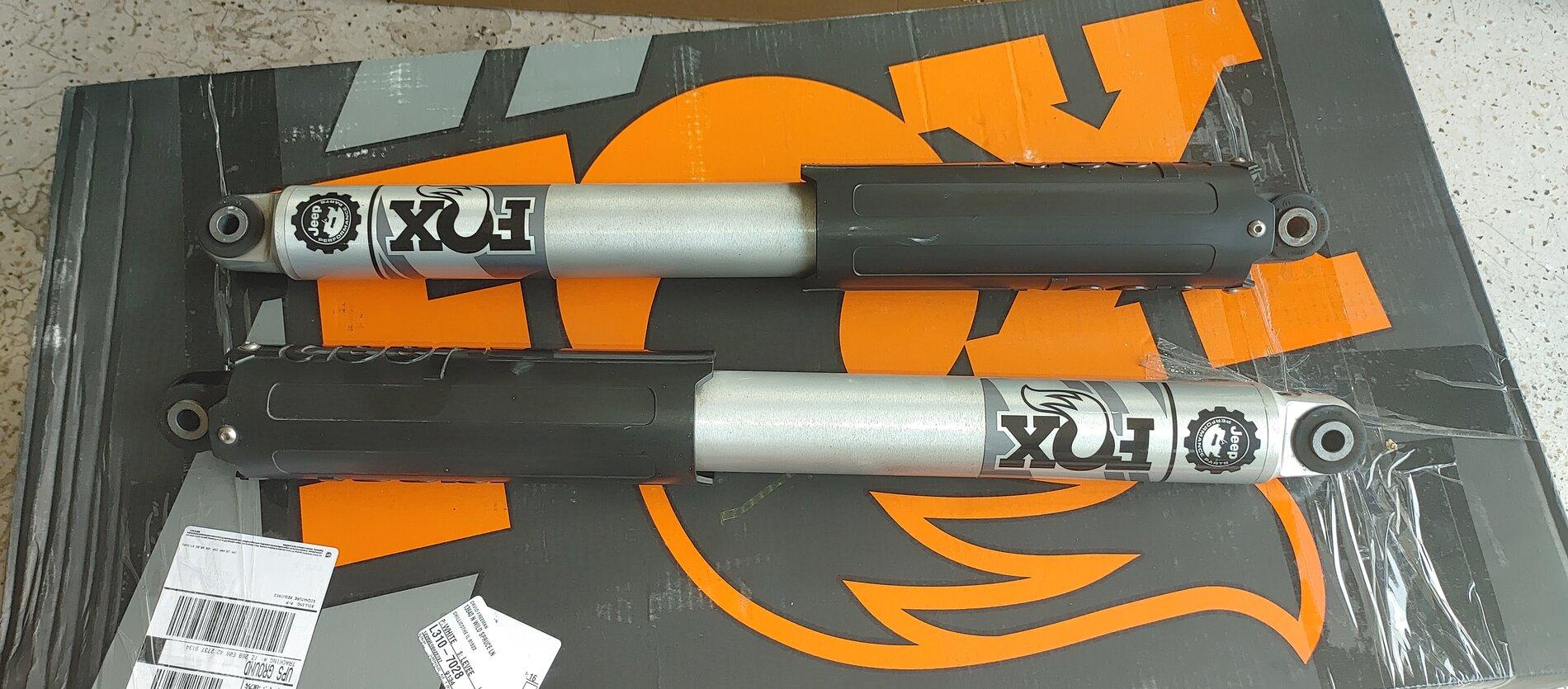 Jeep Gladiator Mopar Lift 2.0 Shocks 0809211838