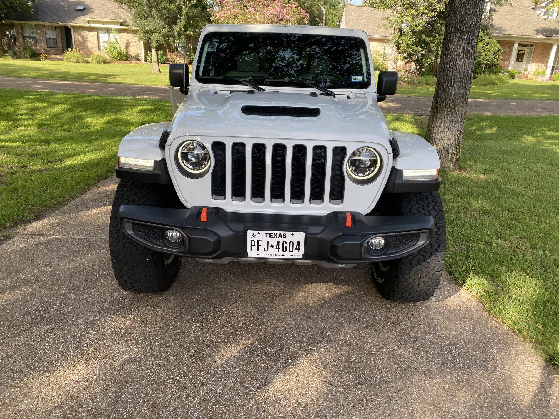 Jeep Gladiator Gladiator Mojave 2021fully loaded w ARE top selling separately and as a Complete Package IMG_3625