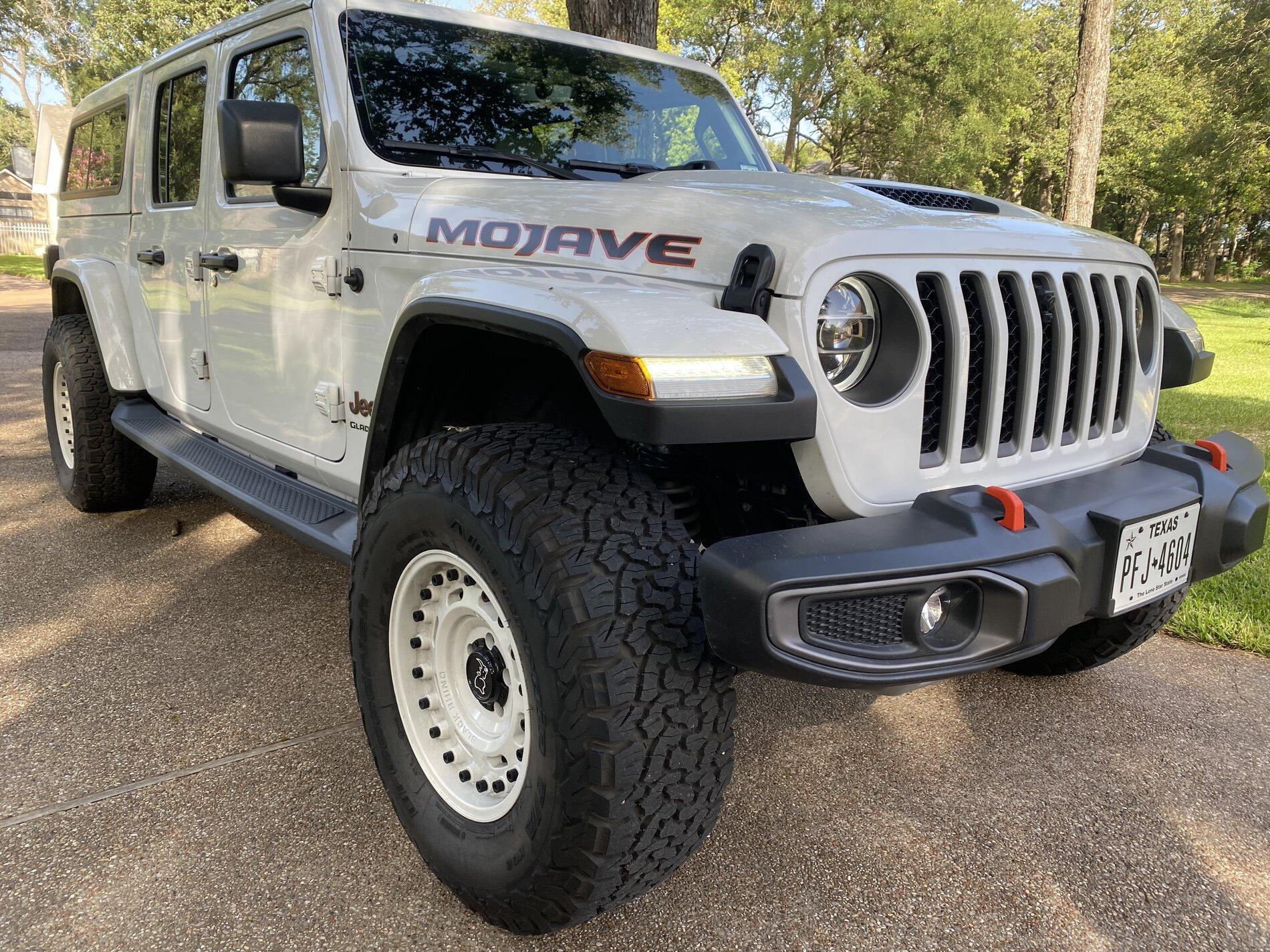 Jeep Gladiator Gladiator Mojave 2021fully loaded w ARE top selling separately and as a Complete Package IMG_3629