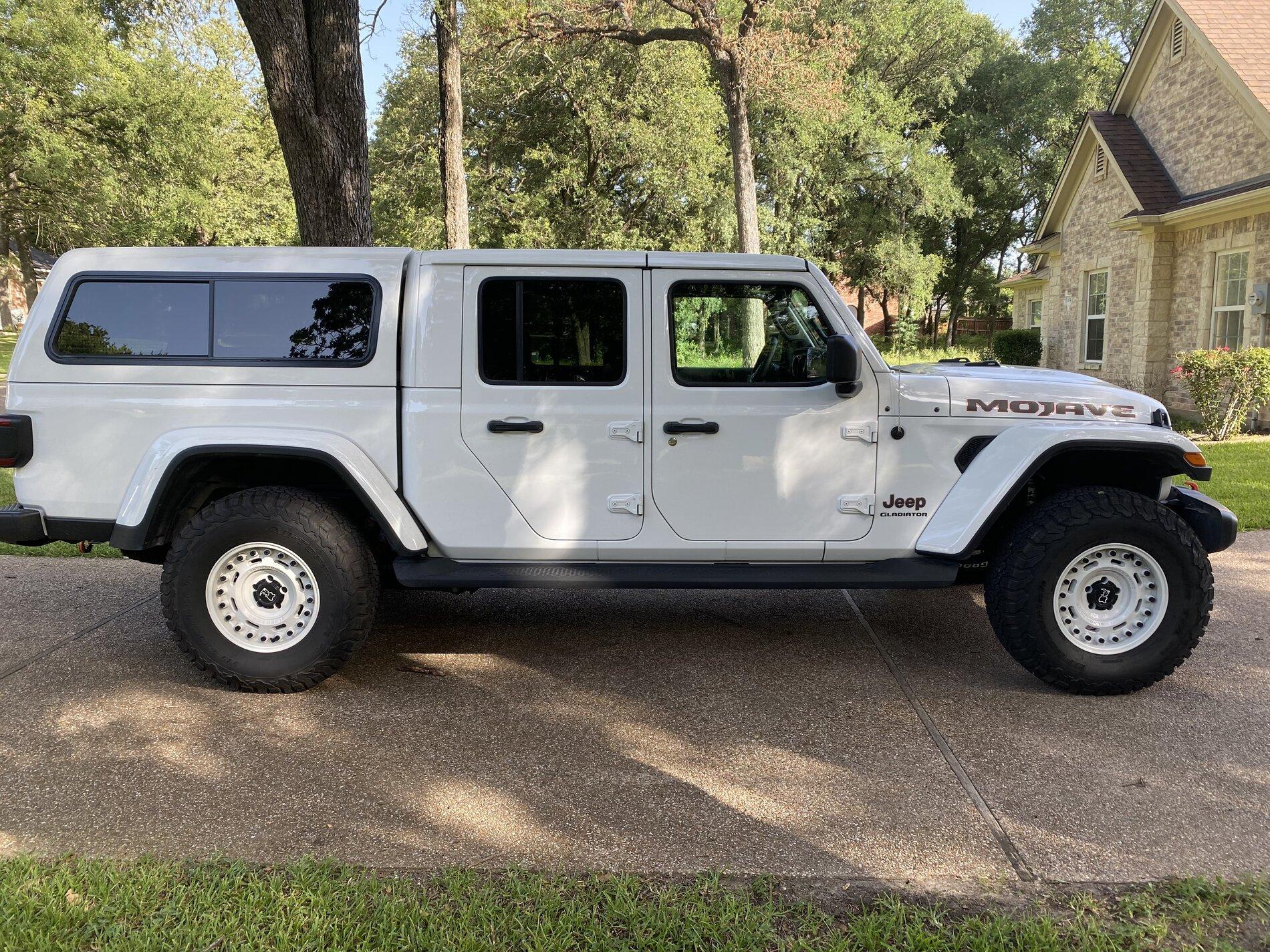 Jeep Gladiator Gladiator Mojave 2021fully loaded w ARE top selling separately and as a Complete Package IMG_3630