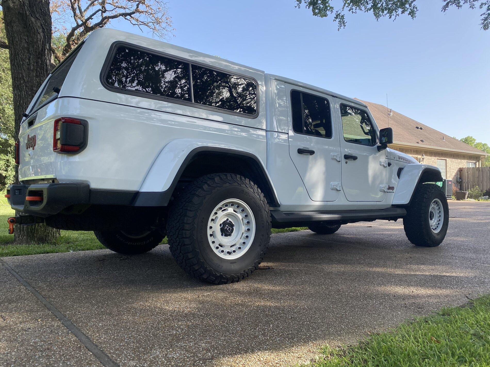 Jeep Gladiator Gladiator Mojave 2021fully loaded w ARE top selling separately and as a Complete Package IMG_3635
