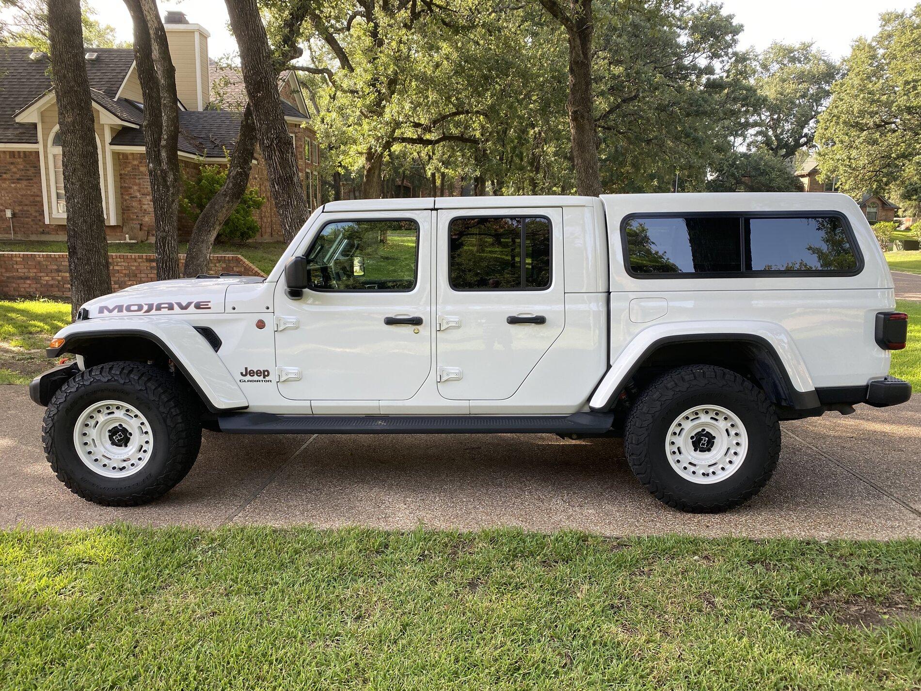 Jeep Gladiator Gladiator Mojave 2021fully loaded w ARE top selling separately and as a Complete Package IMG_3646