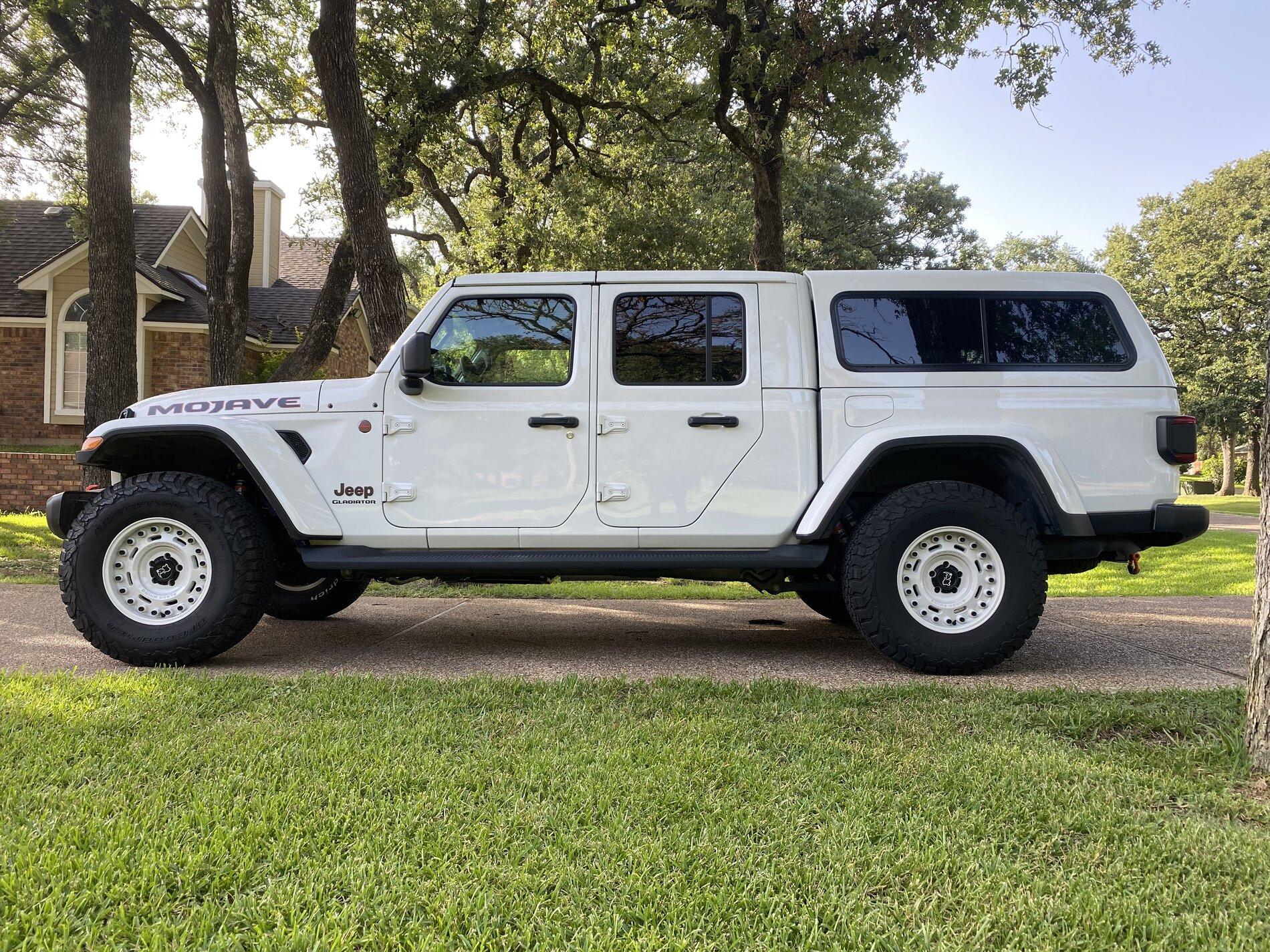 Jeep Gladiator Gladiator Mojave 2021fully loaded w ARE top selling separately and as a Complete Package IMG_3647