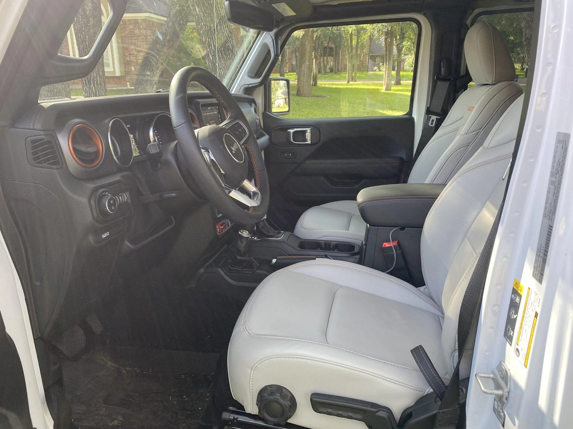Jeep Gladiator Gladiator Mojave 2021fully loaded w ARE top selling separately and as a Complete Package IMG_3611