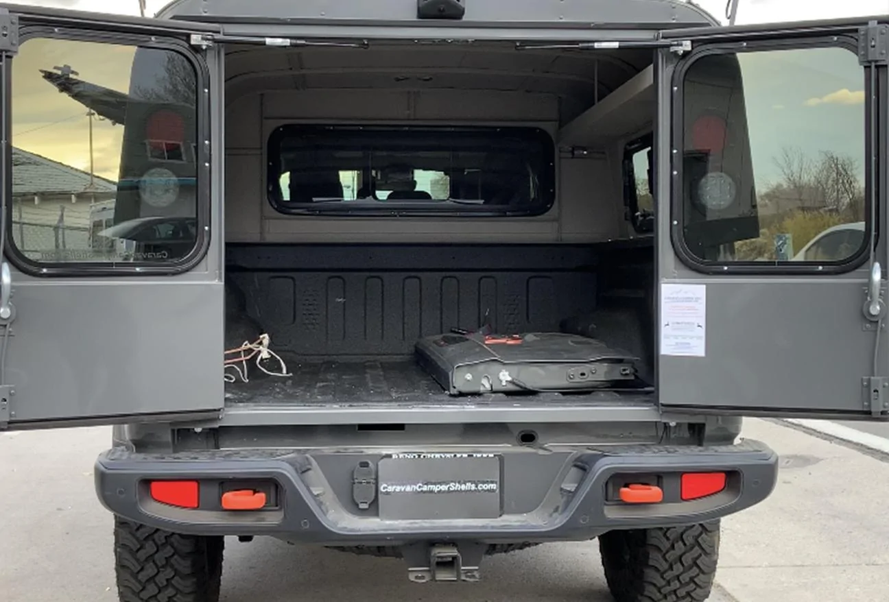Jeep Gladiator Caravan Camper Shell for the Gladiator Jeep-Gladiator-with-43-wide-Deluxe-Double-Doors (1)
