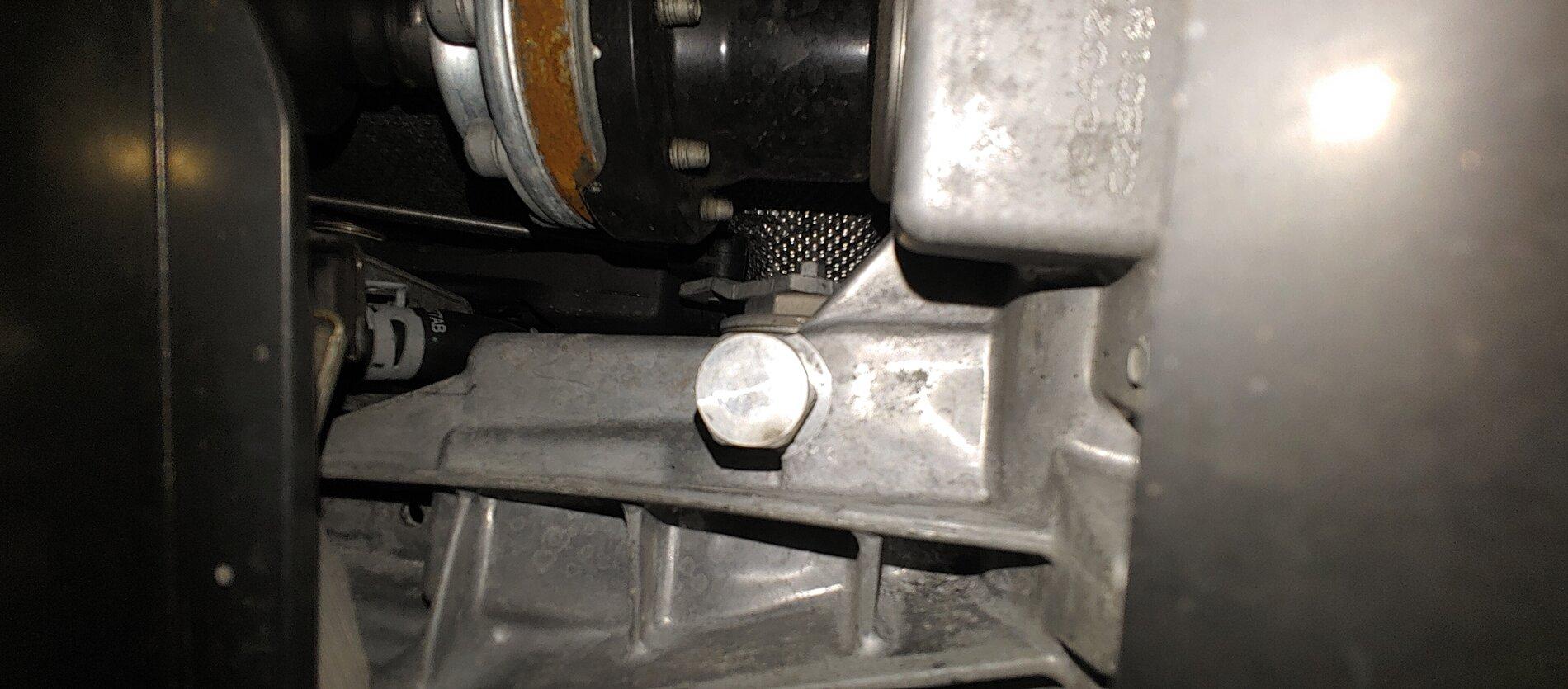 Jeep Gladiator Is it possible to swap out a regular 4 wheel drive transition case to a Selec-Trac 4X4? 0811210657