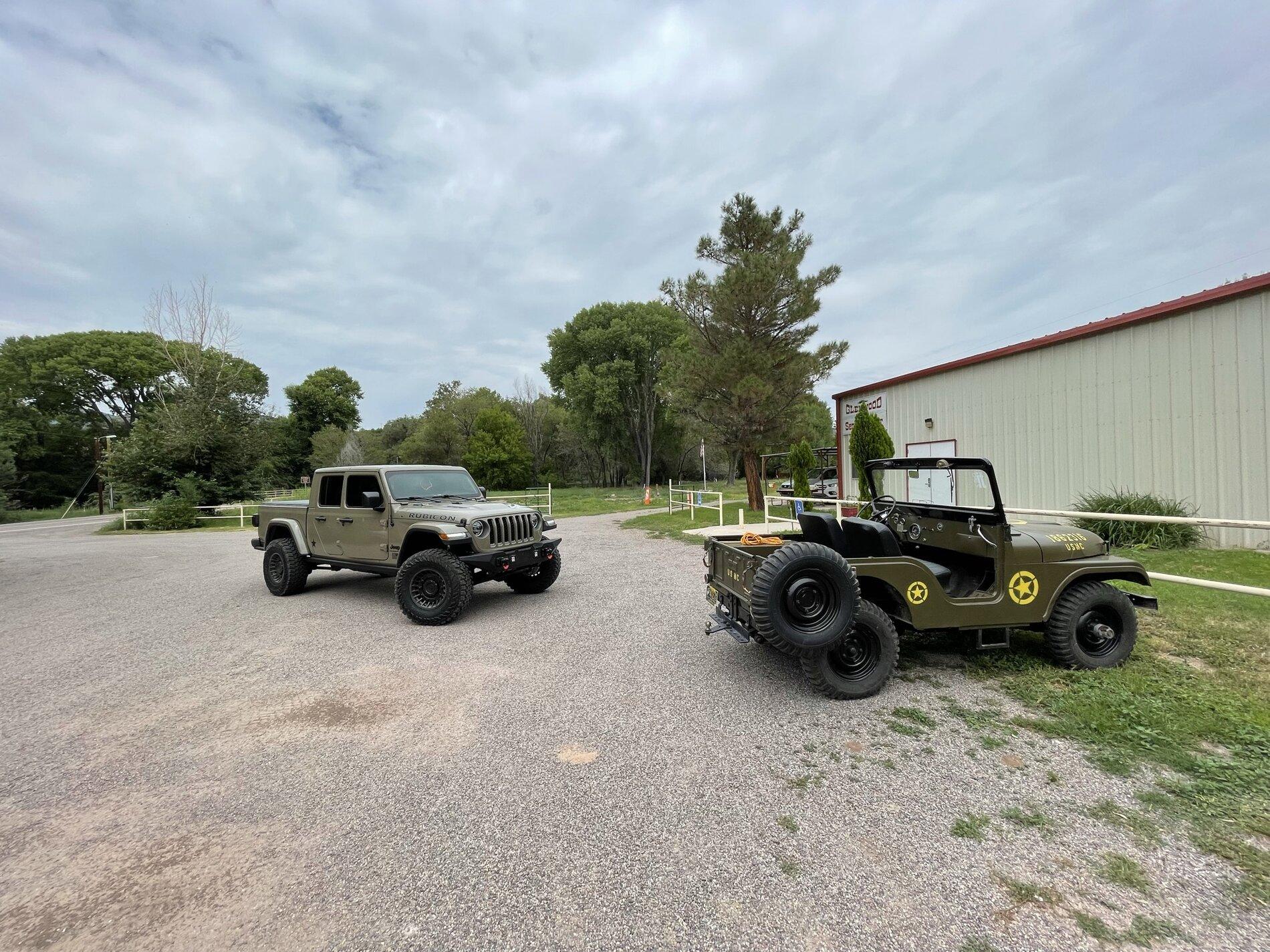 Jeep Gladiator Old School Jeeps 5C903810-DA2B-4A03-AB31-EB839F58223C