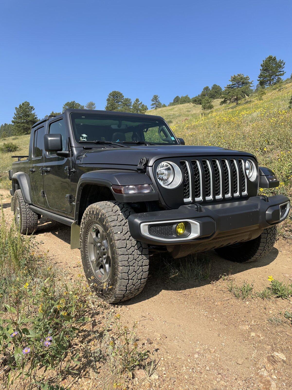 Jeep Gladiator Gladiator Glamour Shots D13BF2D2-1159-4B63-80D9-93B9B9BDE665