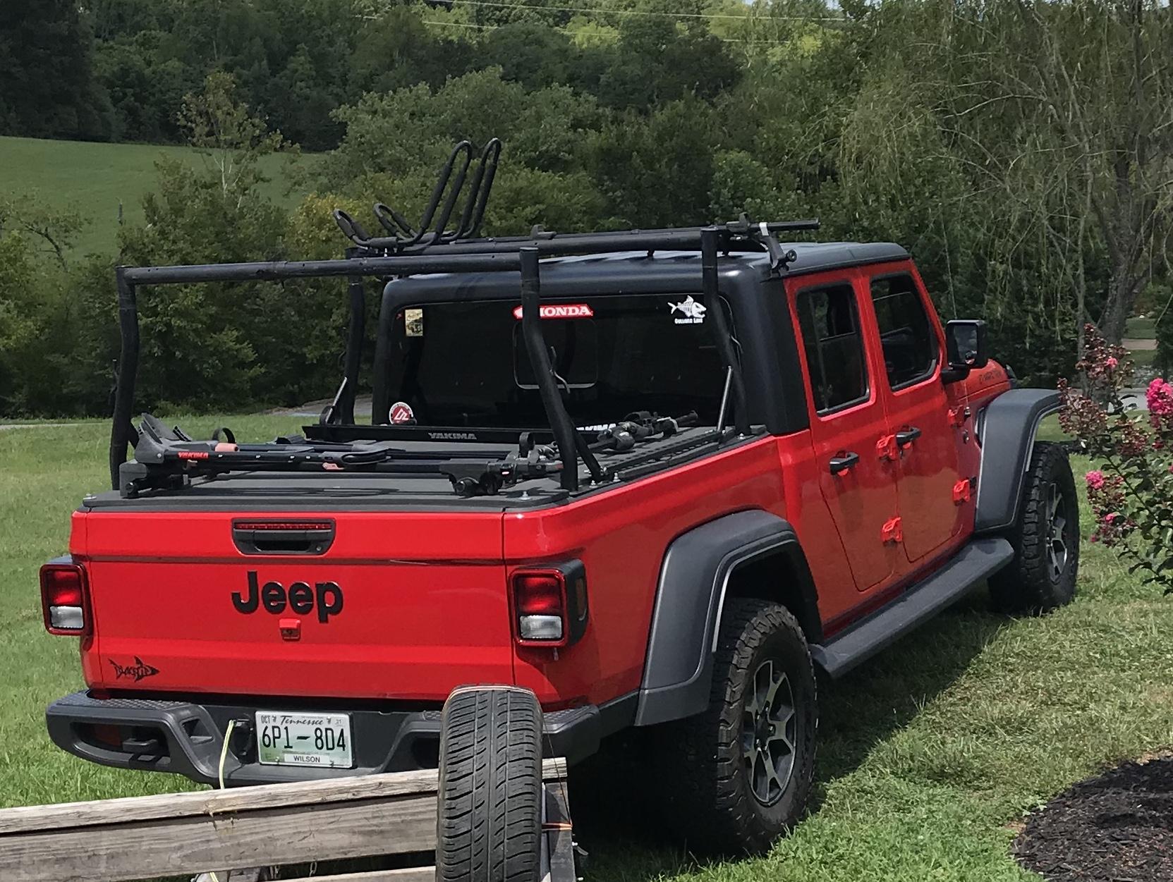 Jeep Gladiator Stock Tires on Sport S Max Tow 18BEFAB5-AB2A-4AFD-B753-AC652606467B