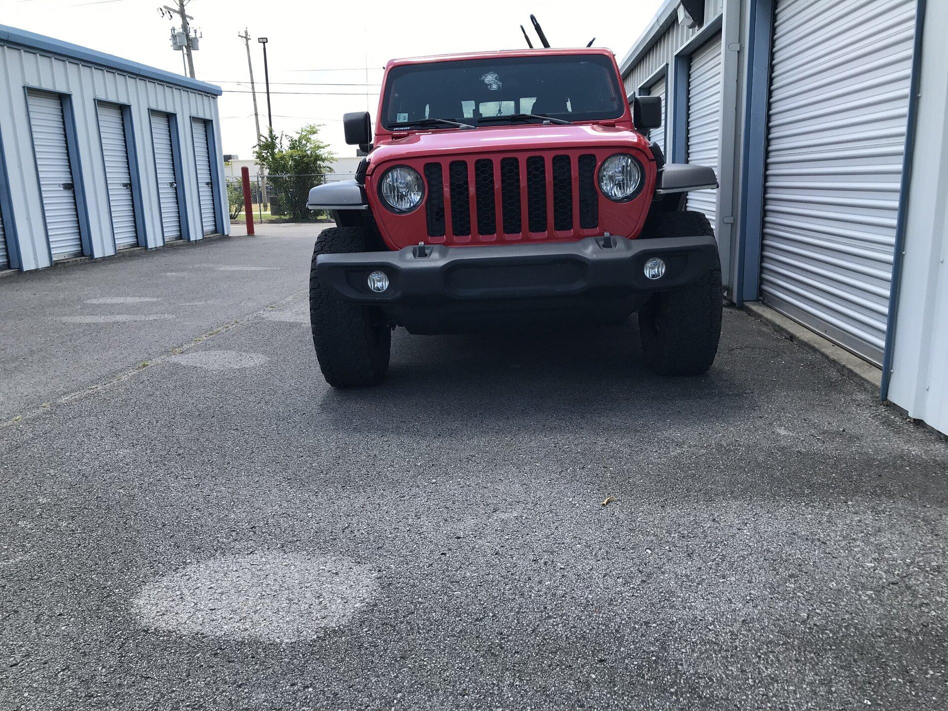 Jeep Gladiator Stock Tires on Sport S Max Tow 484E80AE-0F2D-4FB7-A908-5626174EC50E