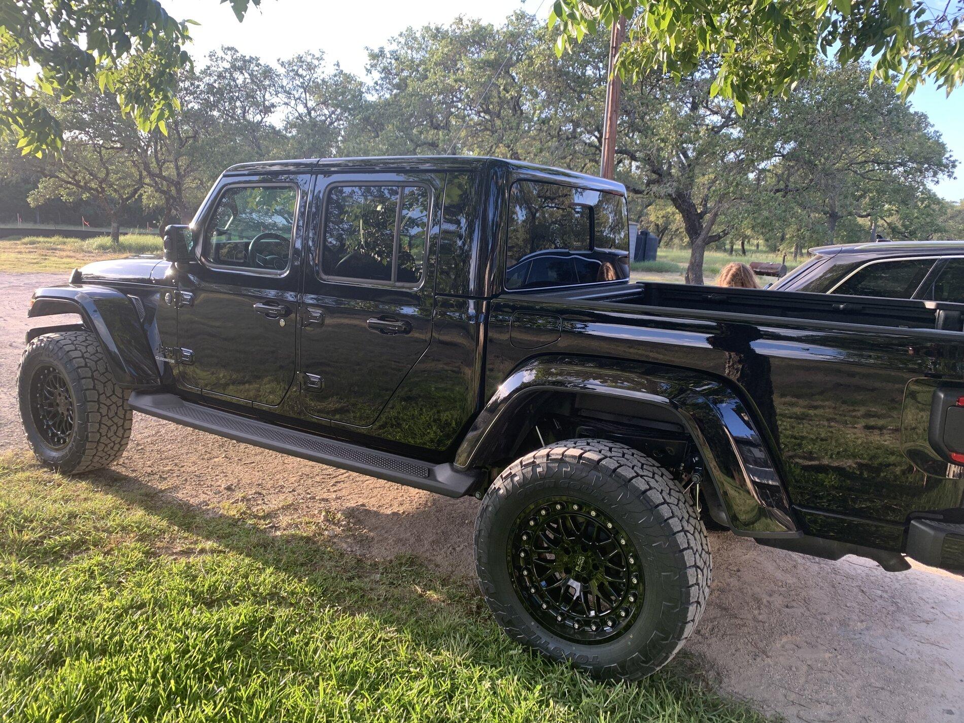 Jeep Gladiator 35's on 20" wheels pic request 8C35AA59-5DF7-41C3-AD3D-EE1A4AC2CD14