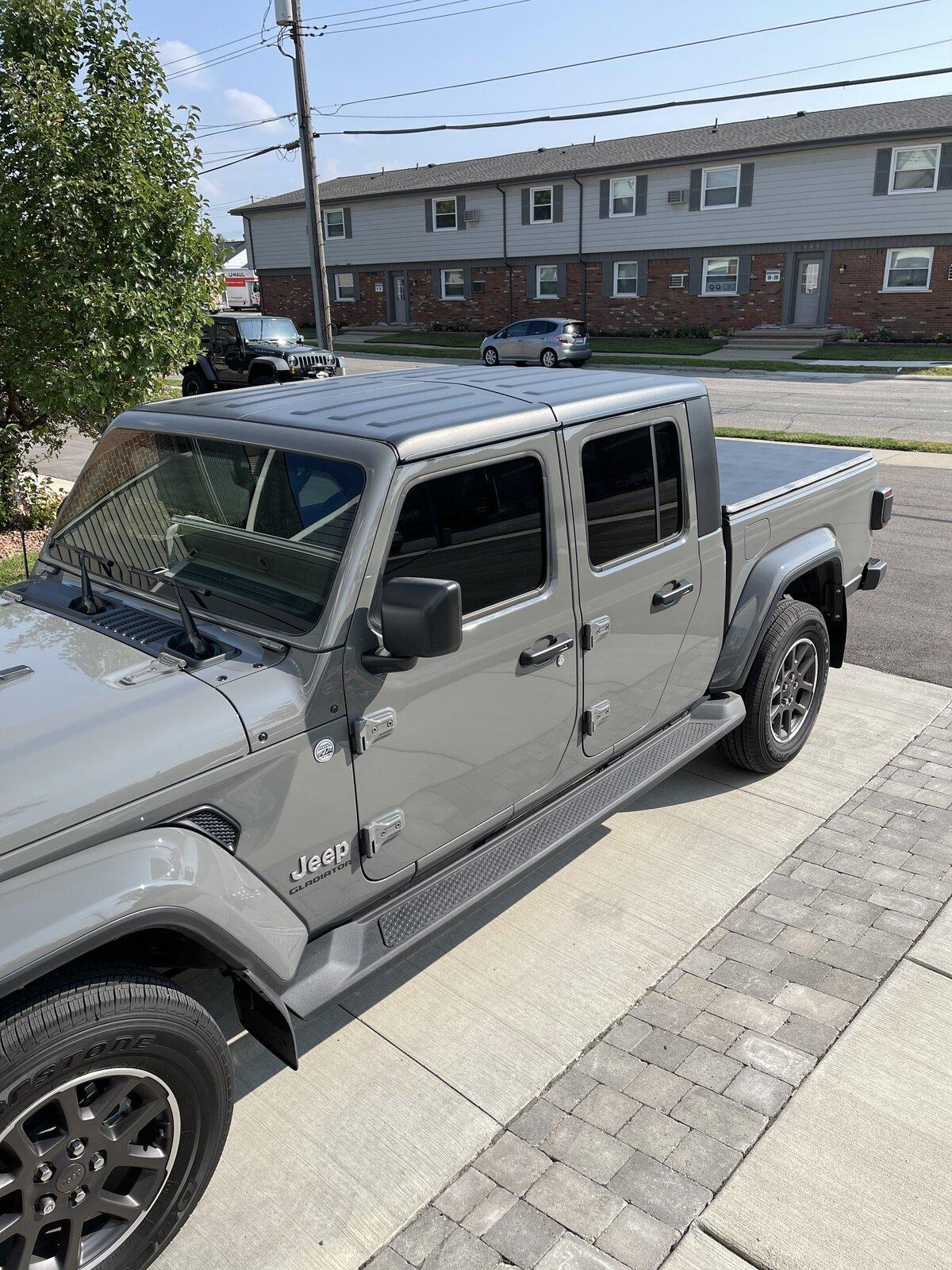Jeep Gladiator STING GRAY Gladiator JT Club 924B705E-D3B1-4772-B97E-FC9A744DCB62