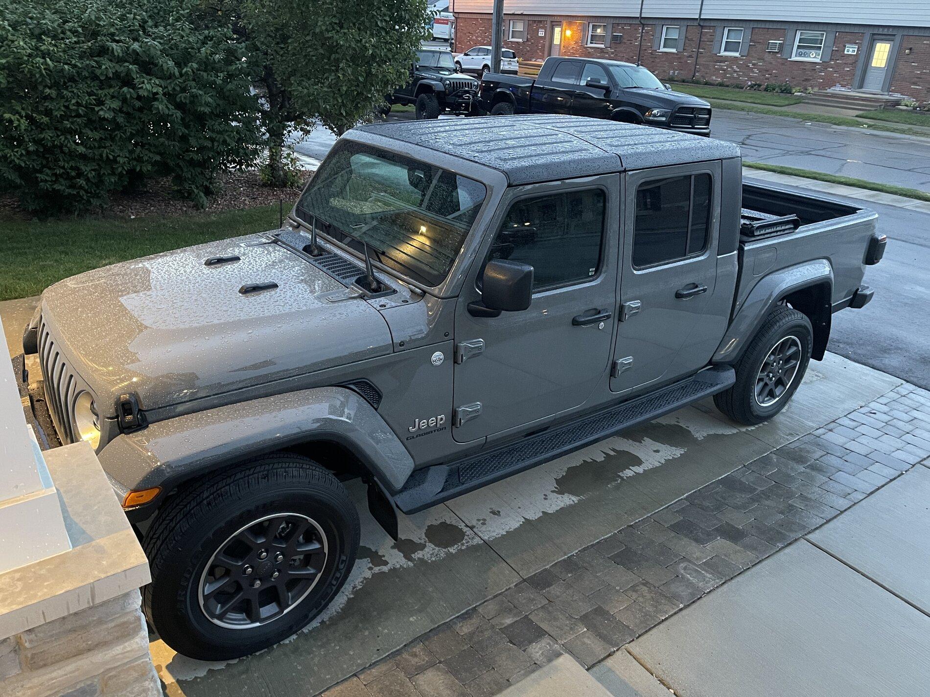 Jeep Gladiator STING GRAY Gladiator JT Club 7091E99D-D5B7-4281-B44C-D3340294A225