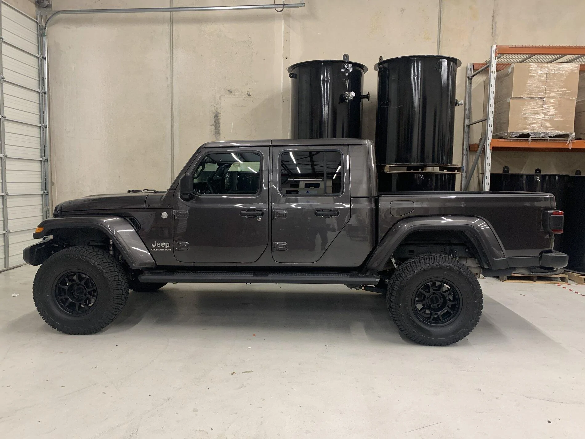 Jeep Gladiator 2.5” lift with 35” tires IMG_1492