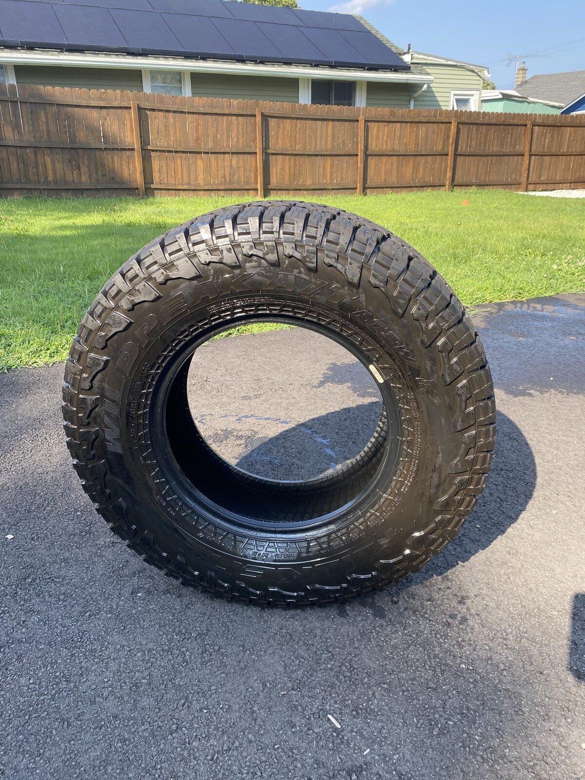 Jeep Gladiator Falken WildPeak A/T3W tire (LT285/70R-17) 197502F3-C3AA-4EFB-BDAE-852061157D42