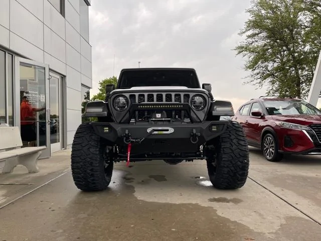 Jeep Gladiator Lets see all those Gladiators with lifts and bigger tires! gladiator 2.0 front closeu