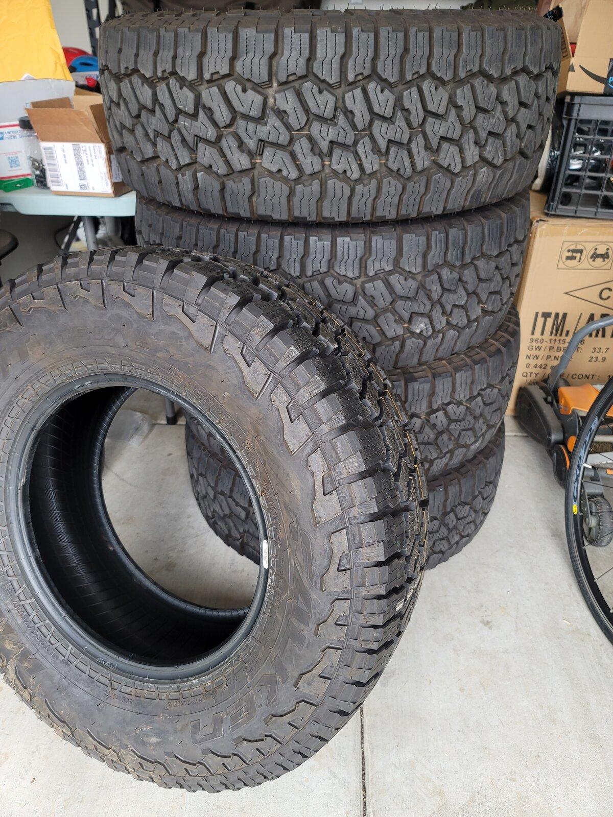 Jeep Gladiator Falken A/T, 285/70R17, Rubicon take offs 20210811_144944