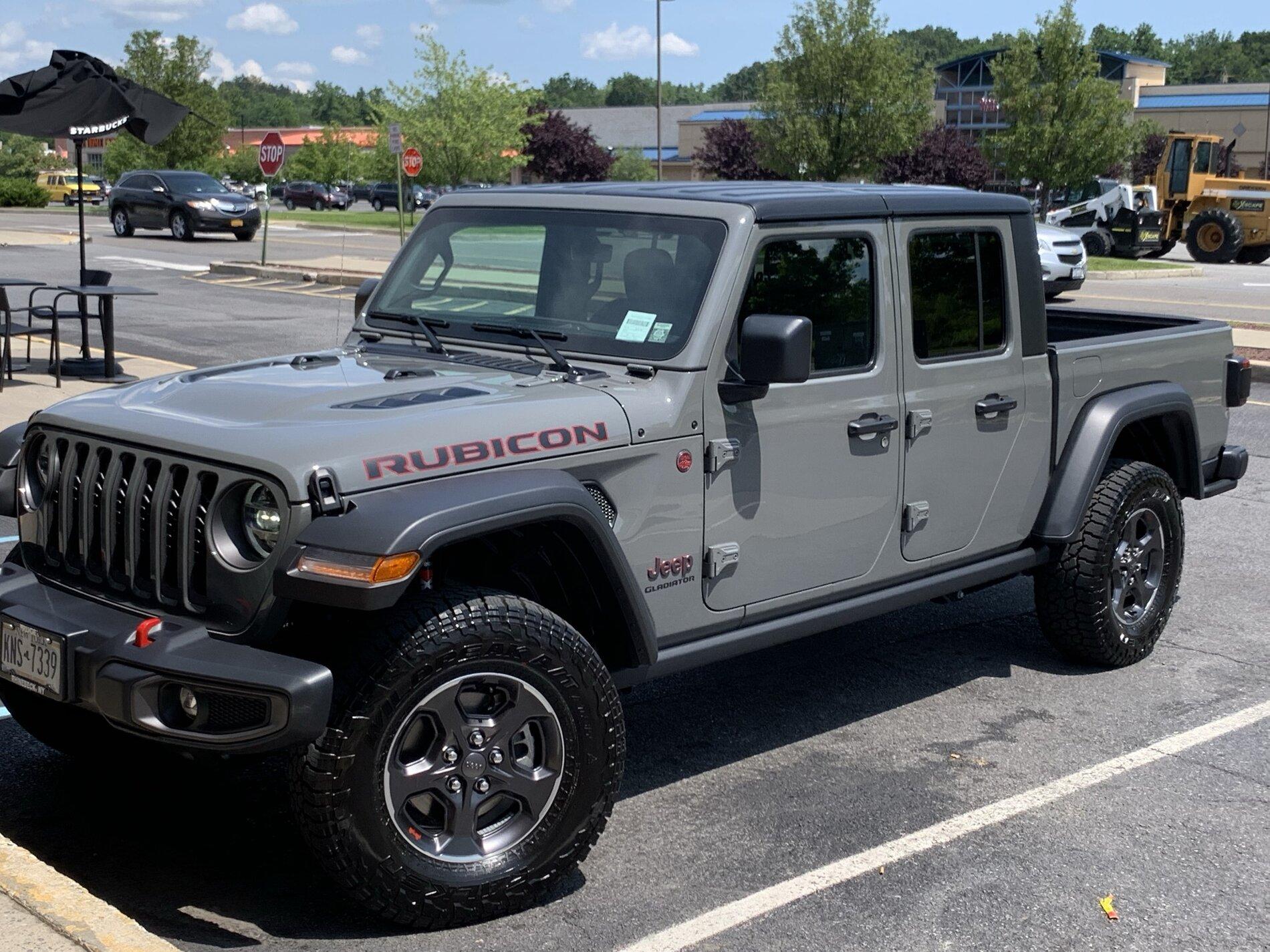 Jeep Gladiator STING GRAY Gladiator JT Club 4D7B90AA-0976-4844-9236-58335A544B1E