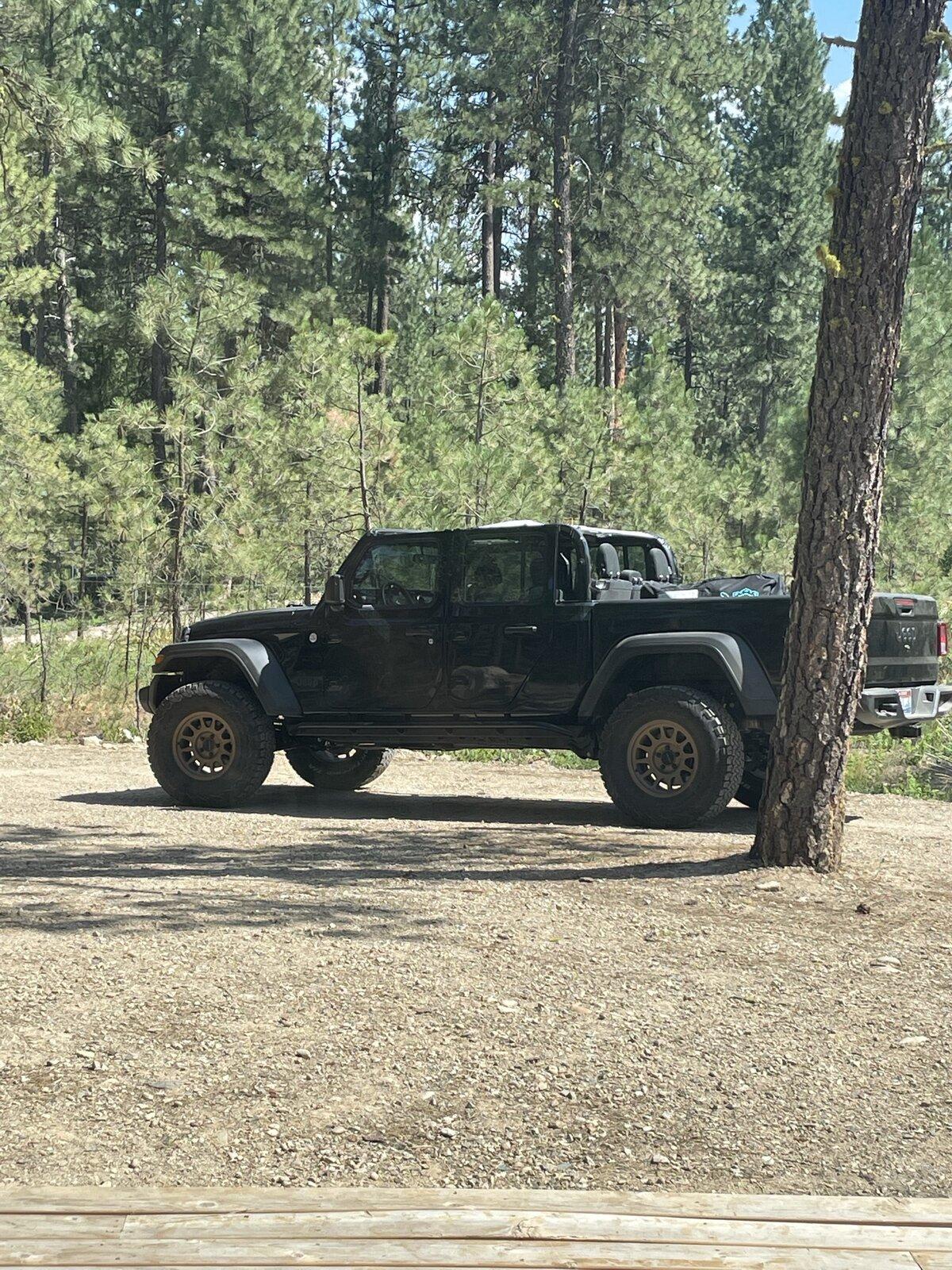 Jeep Gladiator Ok I’m back in the Jeep world. Doing it again! E4F2319D-DA1C-44D8-B292-4A070F9A76FD