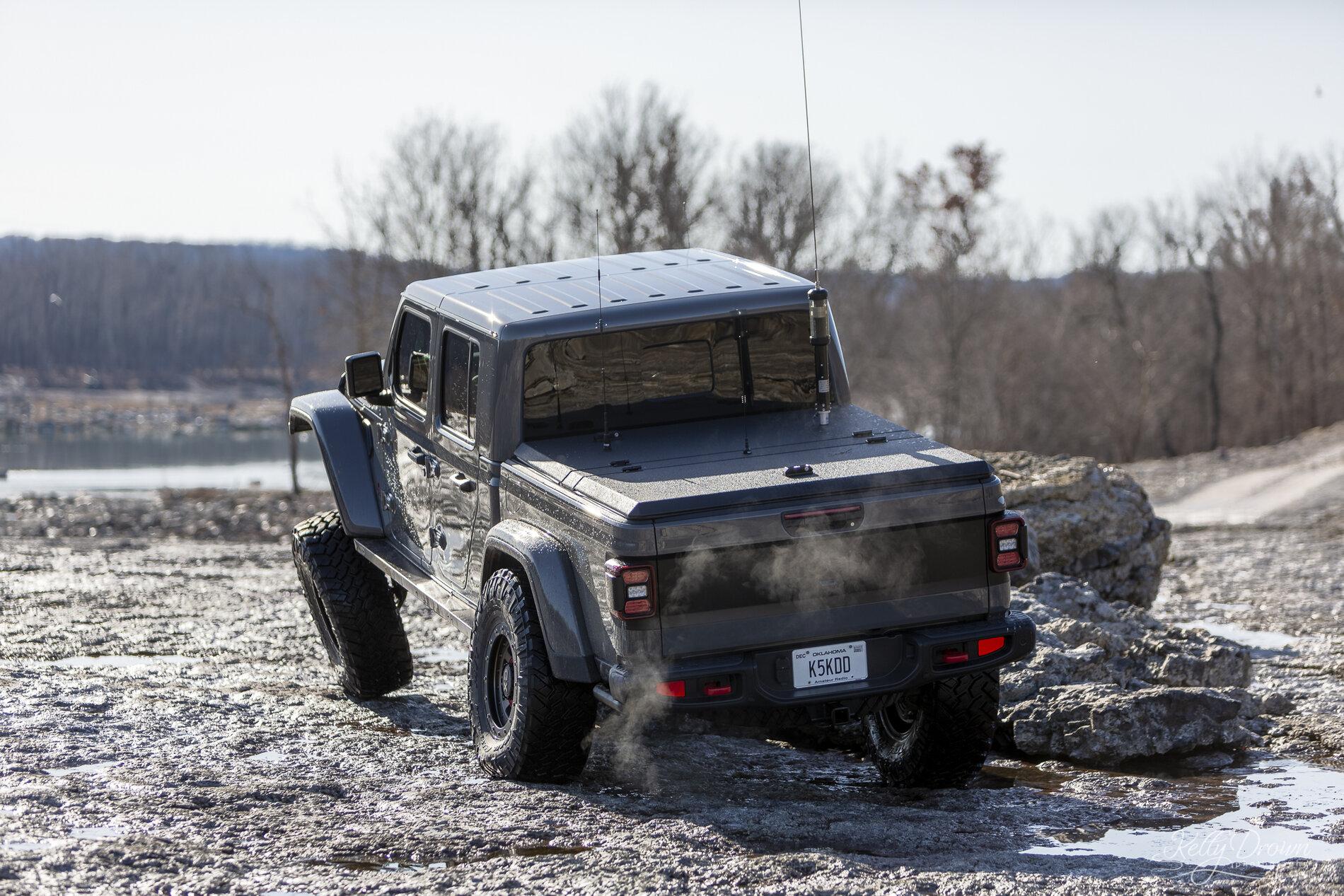 Jeep Gladiator Bed cover Help for my new Gladiator Disney-213137-HDR