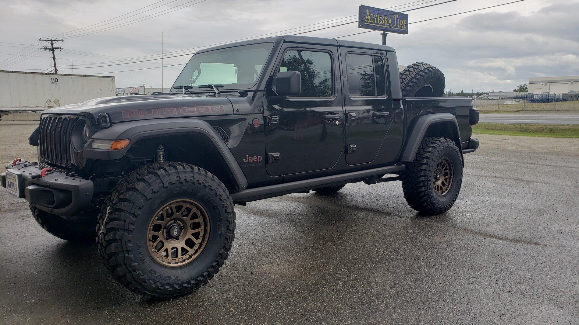Jeep Gladiator New wheels and tires 20210812_172932
