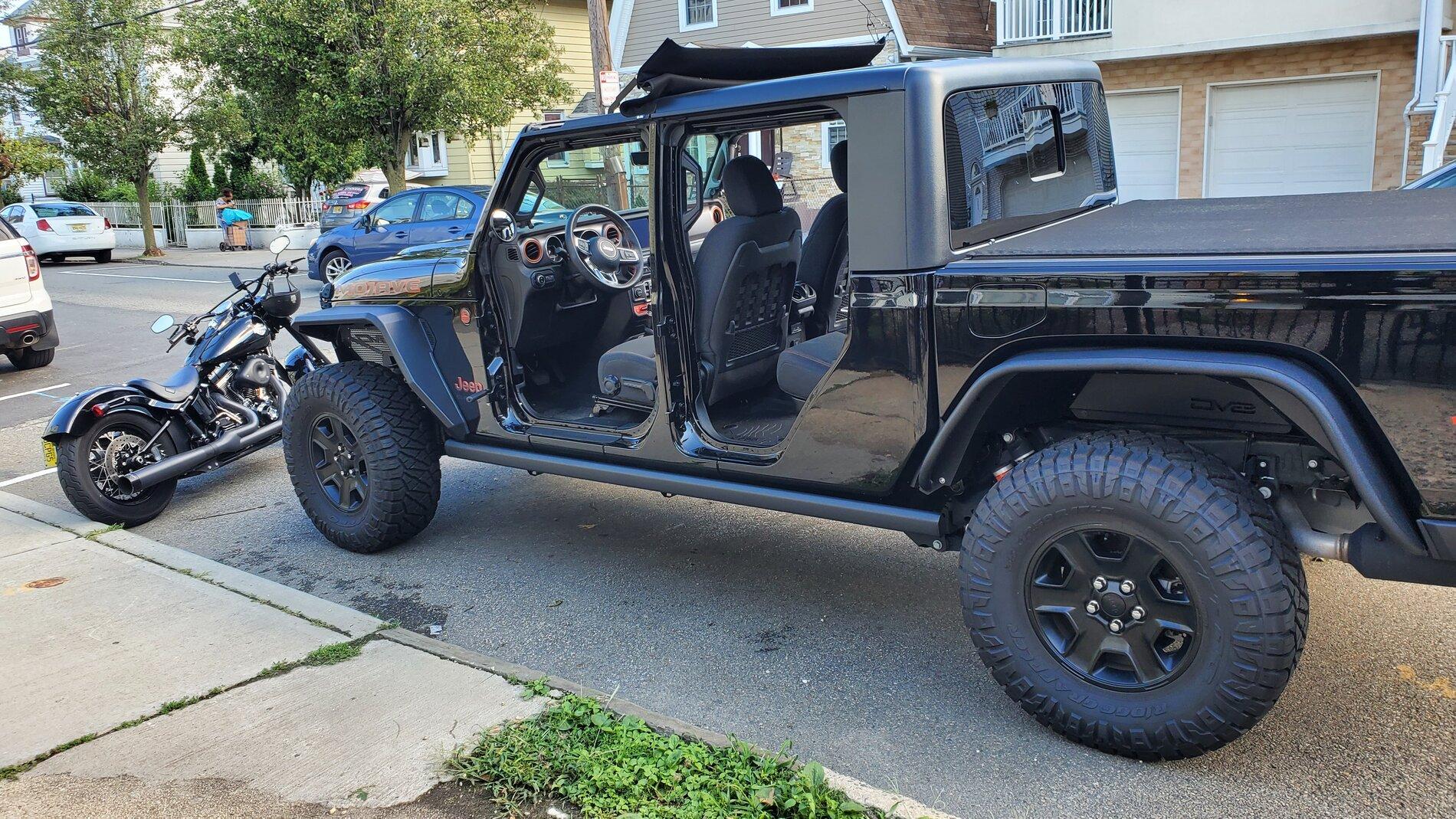 Jeep Gladiator Bestop's All Weather Trail Cover is here! 20210730_171923