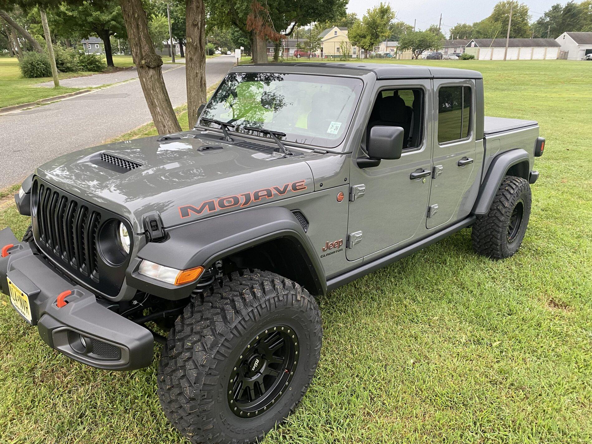 Jeep Gladiator Post up your Sting Grey Sport S with black or Grey wheels 399AE787-ACFF-4535-9486-D6A9FC6AB388