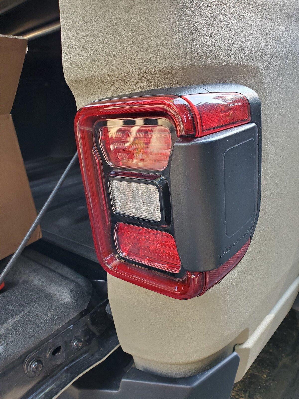 Jeep Gladiator Rear LED lights with Blind Spot and Cross Path Detection 20210727_165003