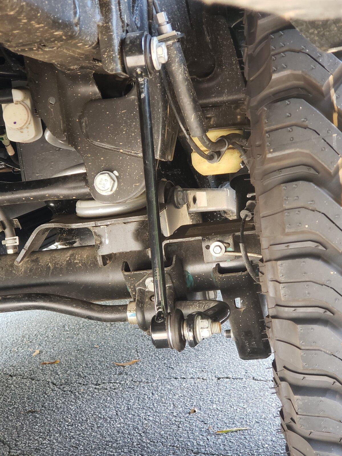 Jeep Gladiator Interesting problem - Rear Sway Bar 20210814_103702