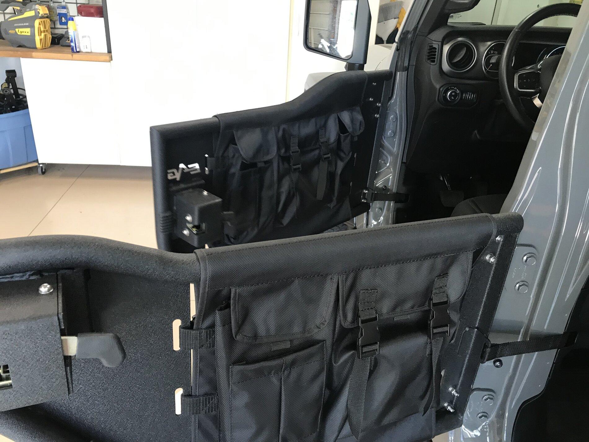 Jeep Gladiator A2JTRDII+BASE Camp 4925AC76-DE80-403F-8667-E5101C620136