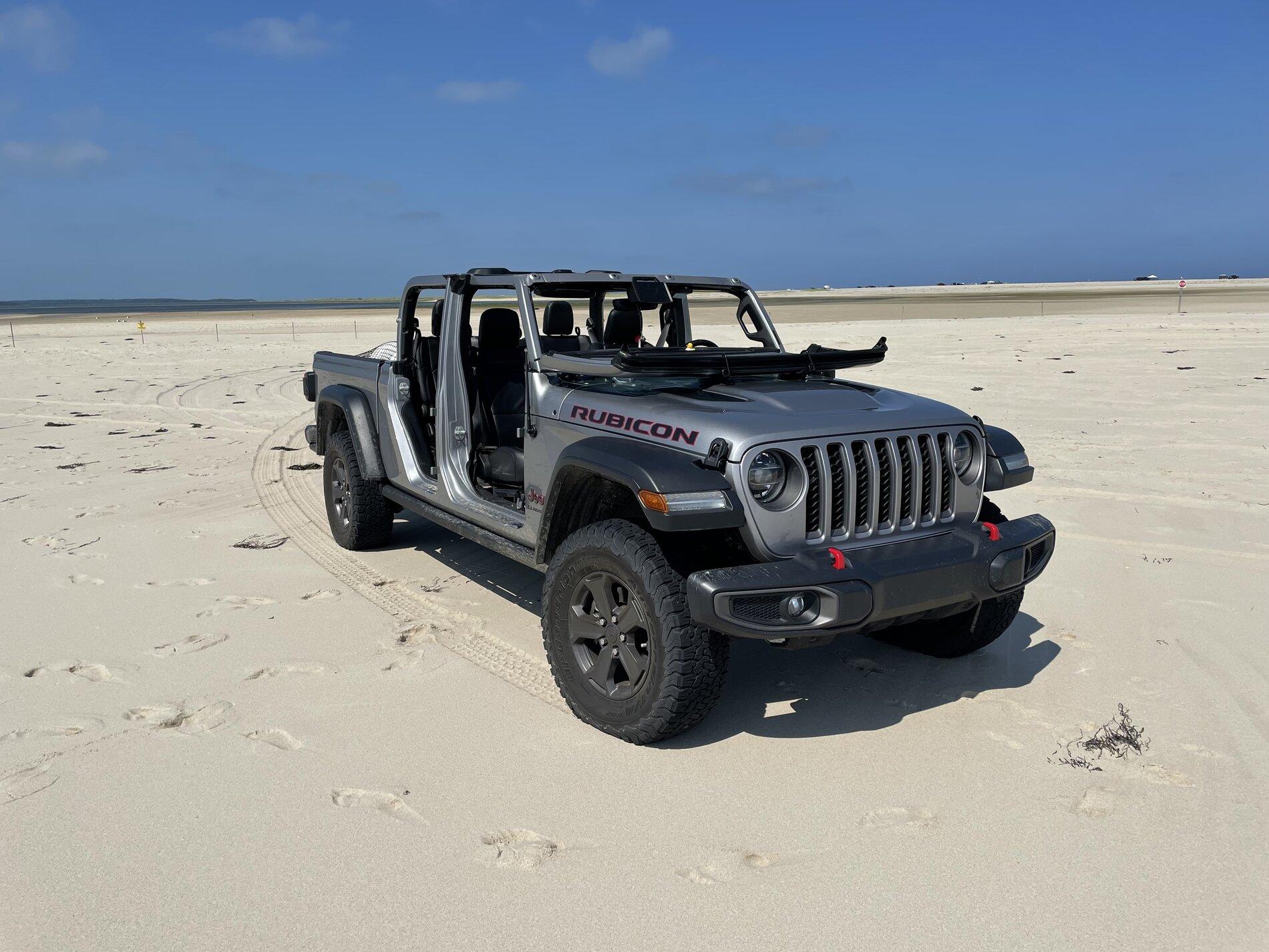 Jeep Gladiator Roof removal breaks seal? 5EACF755-F0B6-47F7-9C42-44461F1C4688