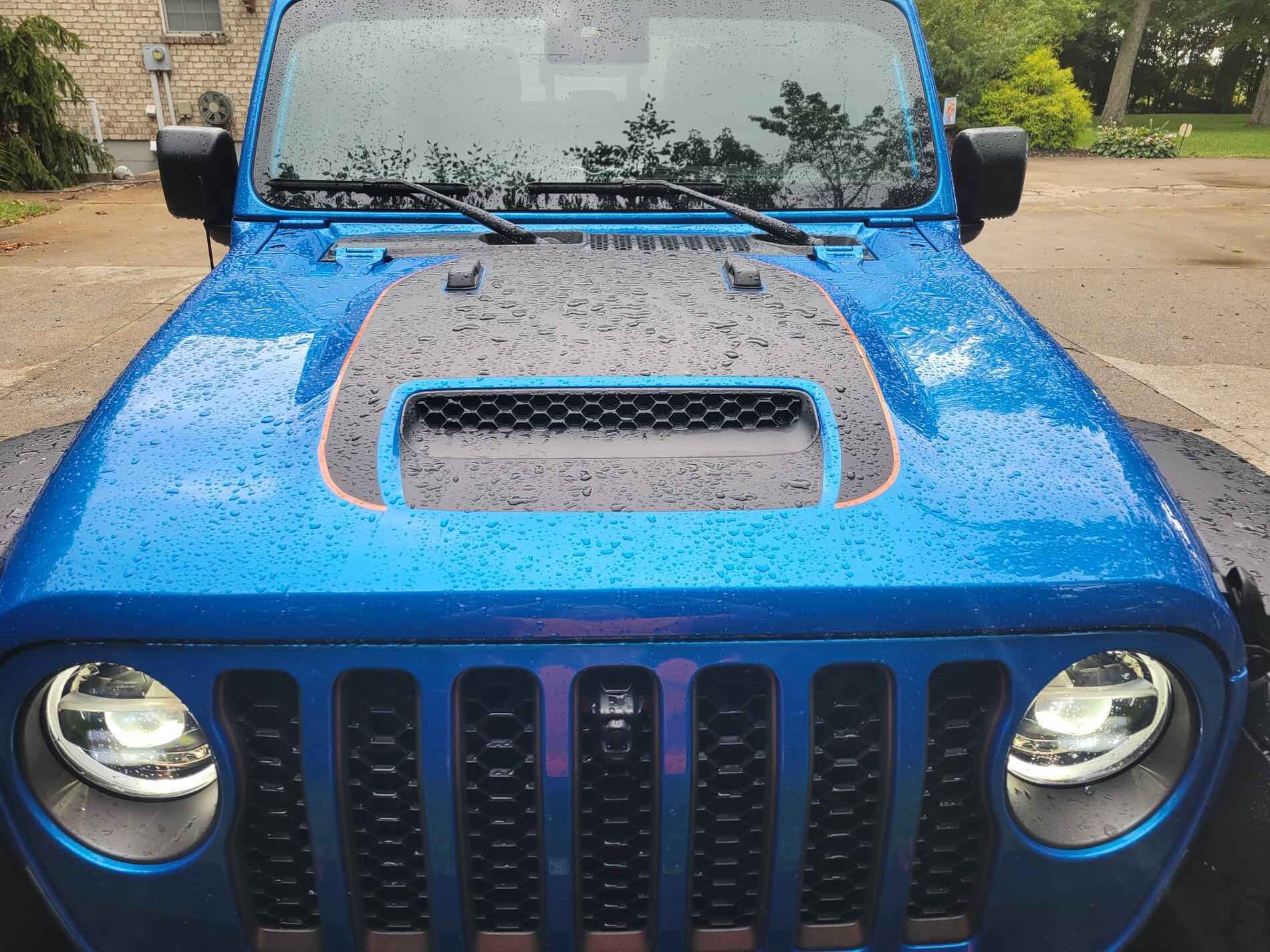Jeep Gladiator Anyone ordered Mopar hood blackout on Mojave? 20210815_101253
