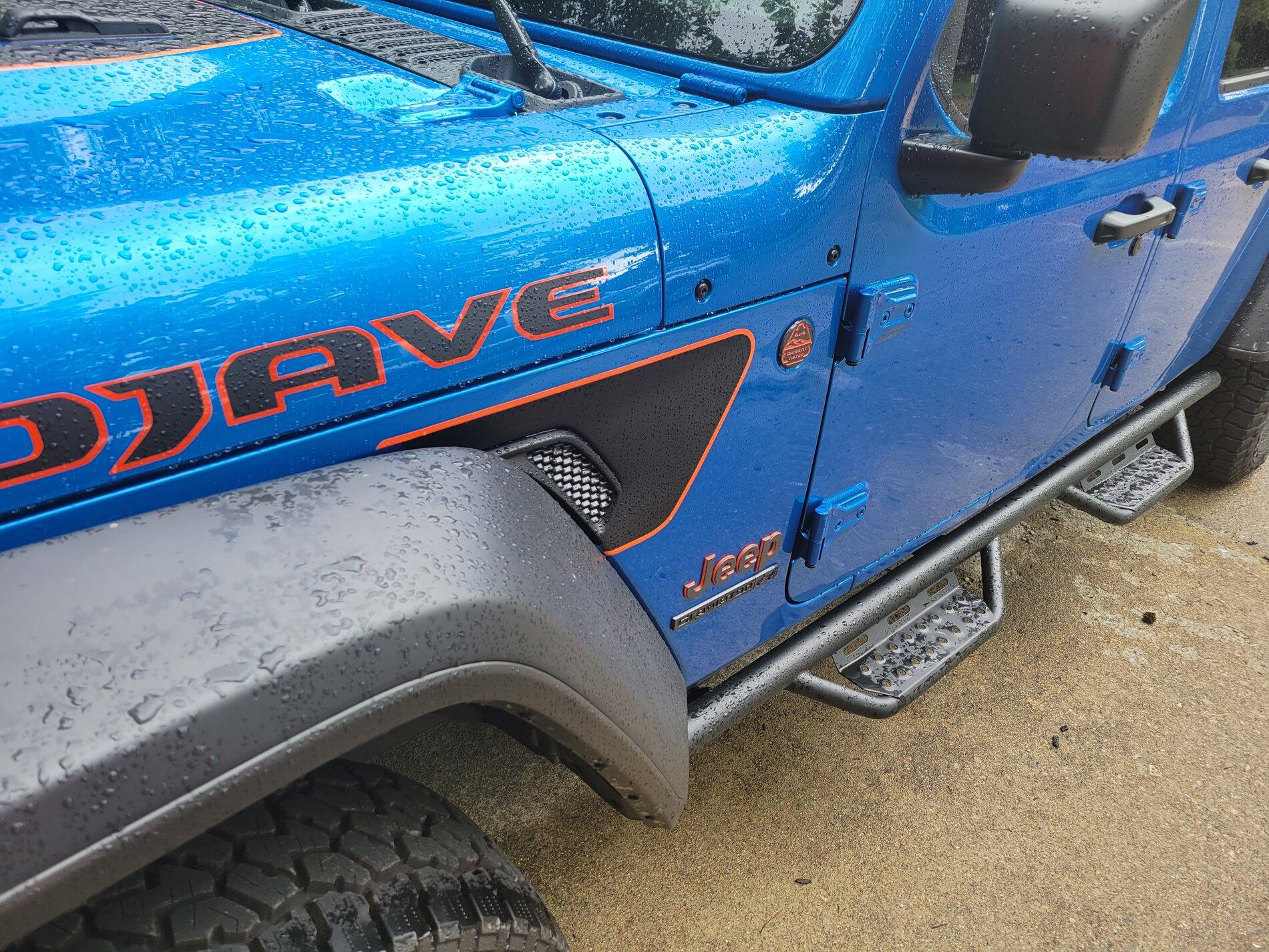 Jeep Gladiator Anyone ordered Mopar hood blackout on Mojave? 20210815_101258