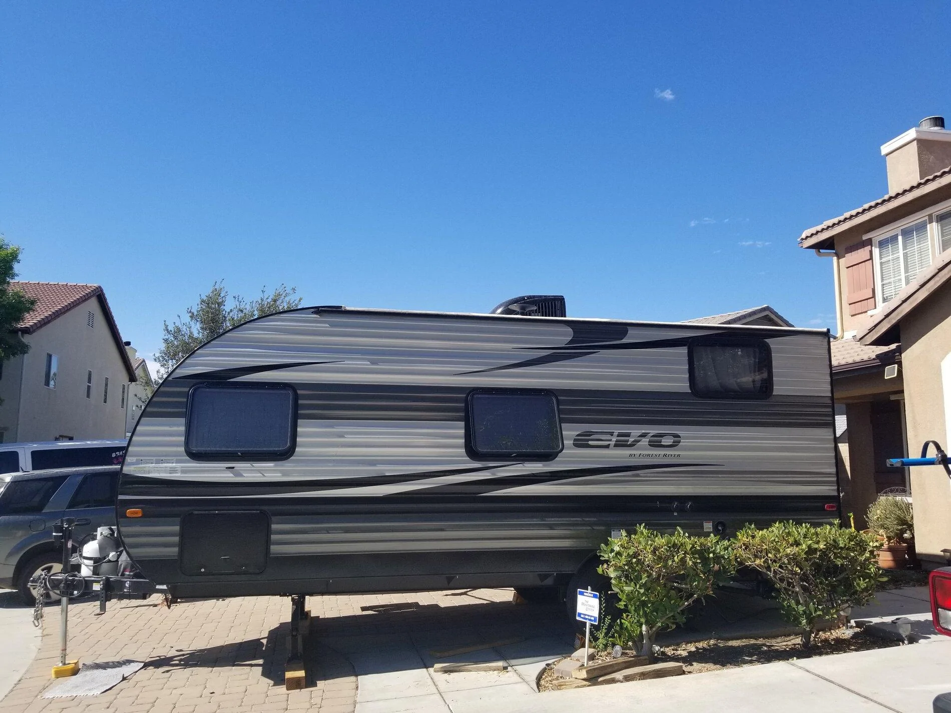 Jeep Gladiator 2020 EVO 177BQ bunkhouse by Forest River 20210703_091744